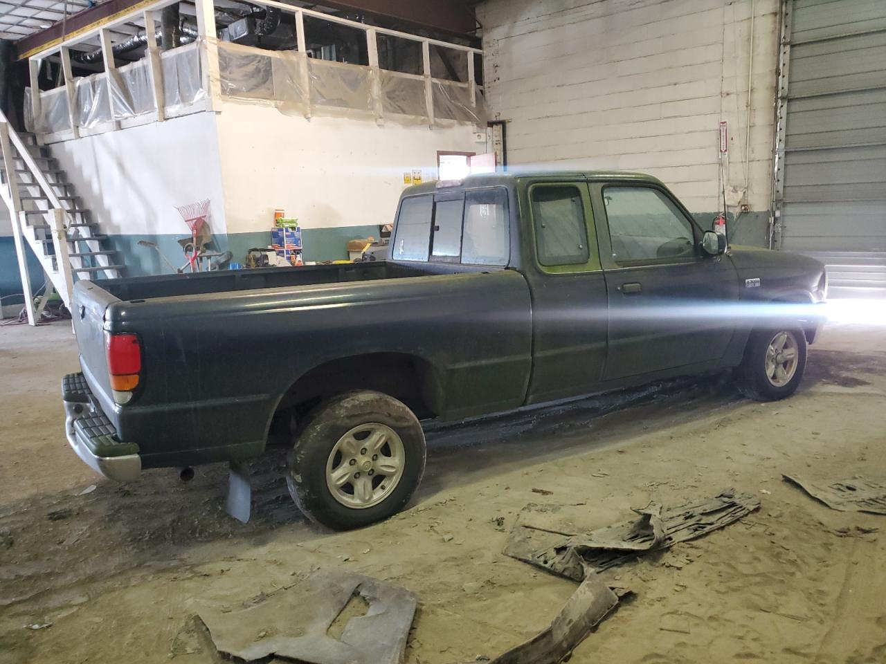1996 Mazda B3000 Cab Plus Blue vin: 4F4CR16U1TTM10710