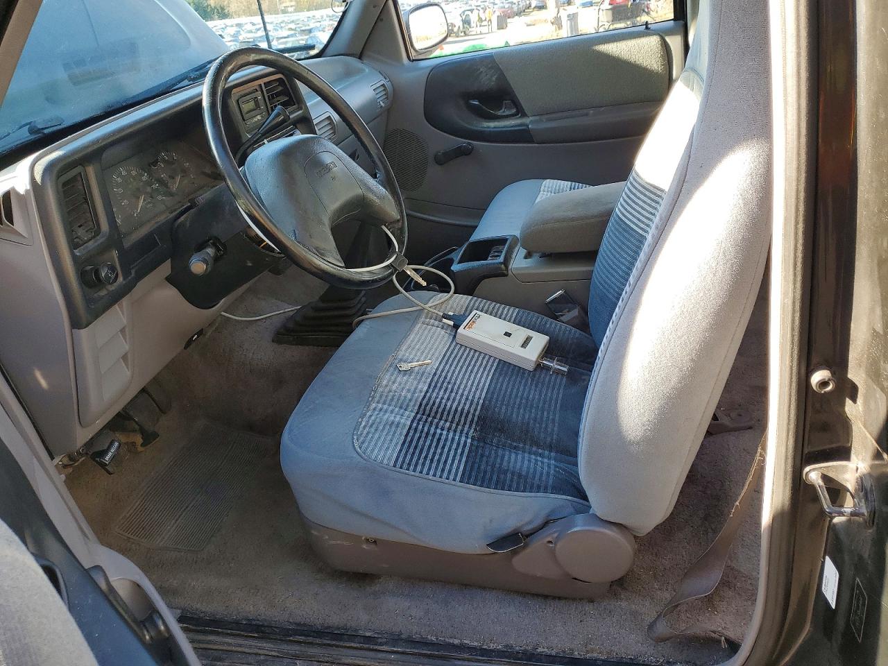 1994 Mazda B3000 Cab Plus Silver vin: 4F4CR16U4RTM47310