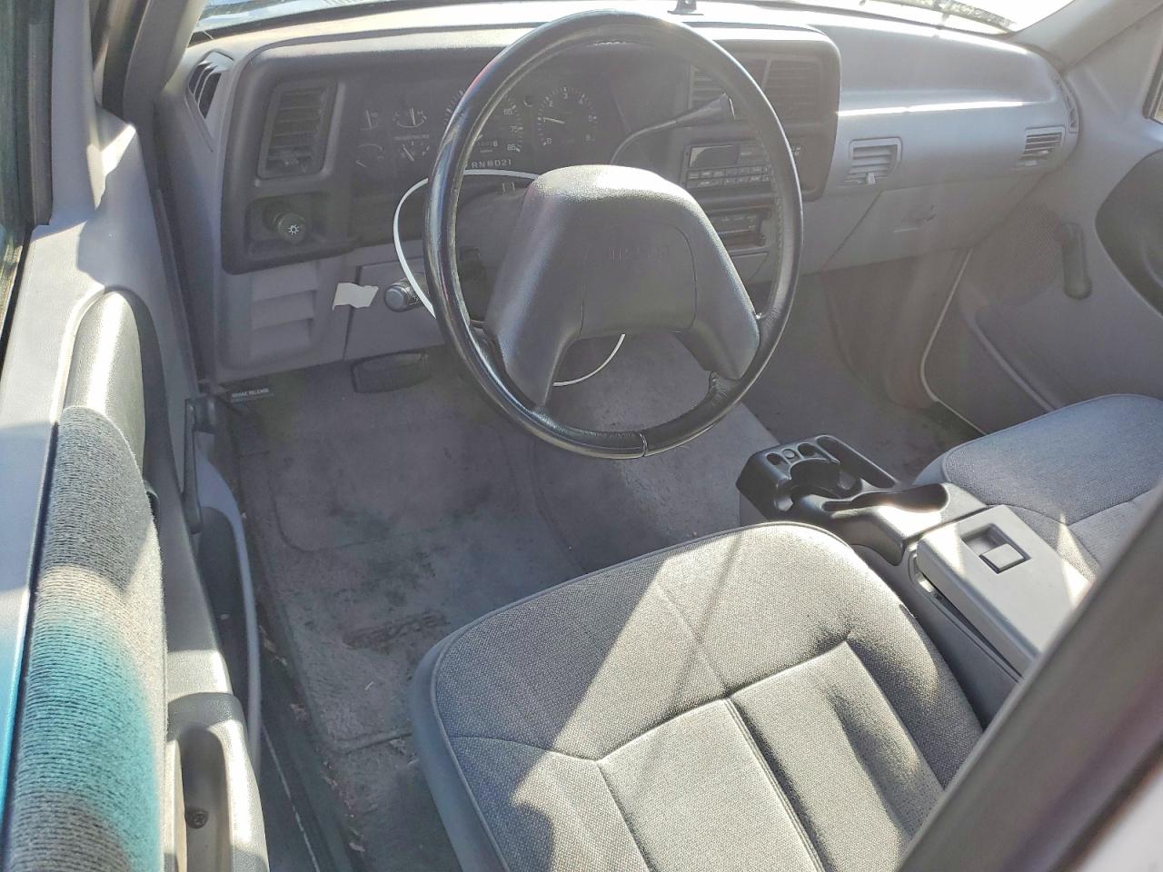 1994 Mazda B3000 Cab Plus White vin: 4F4CR16U4RTN00328