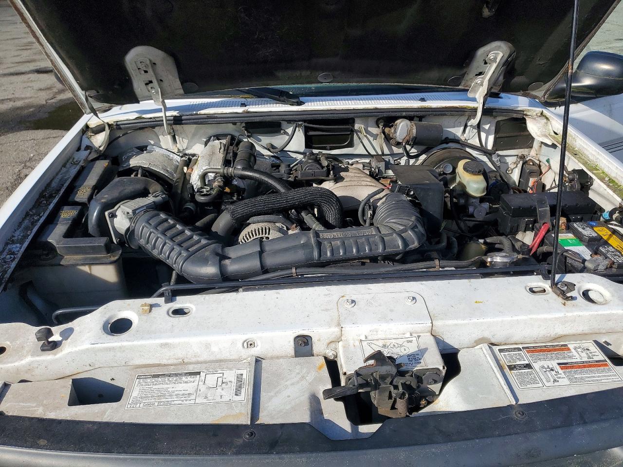 1994 Mazda B3000 Cab Plus White vin: 4F4CR16U4RTN00328