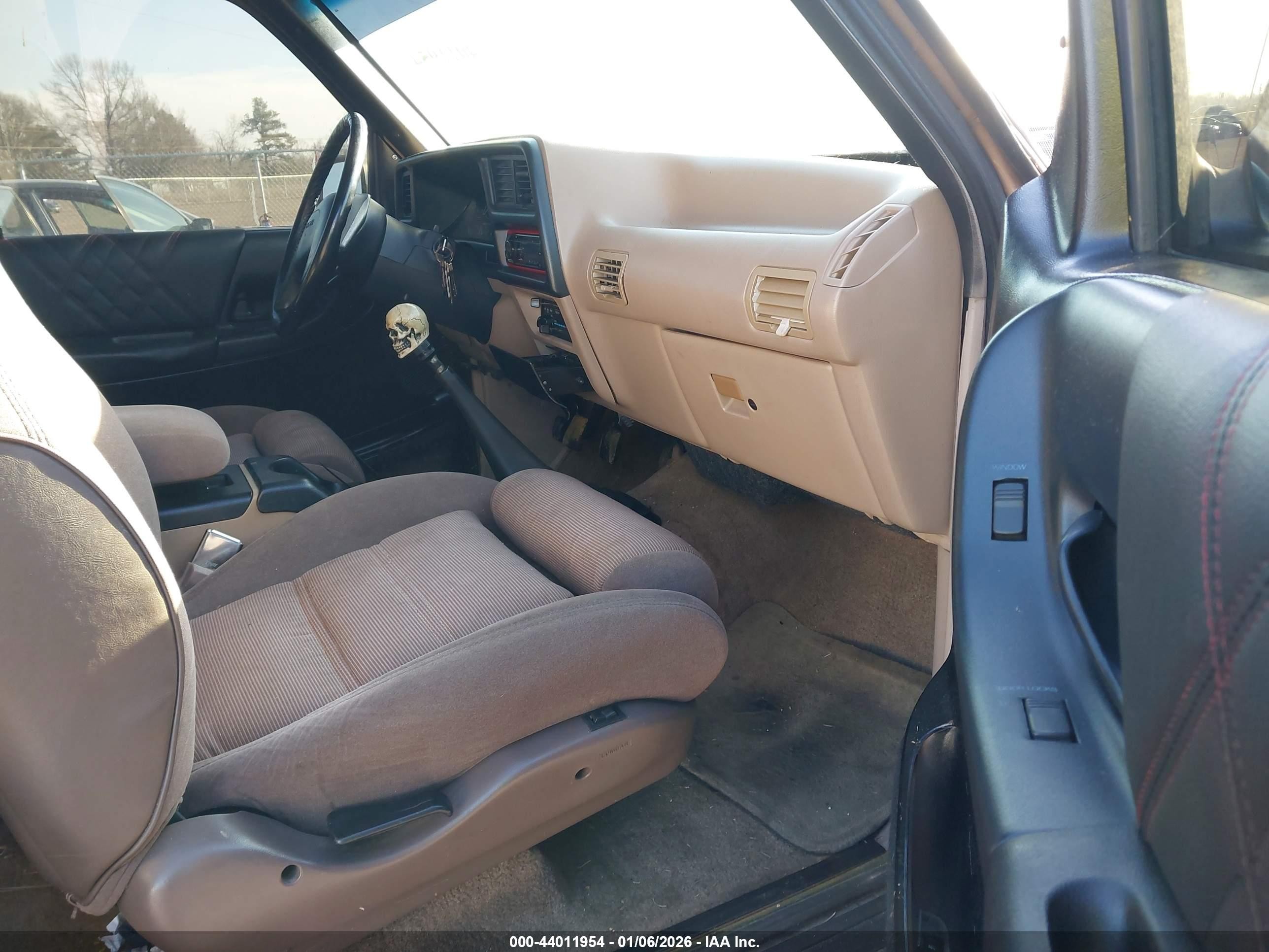 1994 Mazda B3000 Cab Plus Brown vin: 4F4CR16U5RTM93003