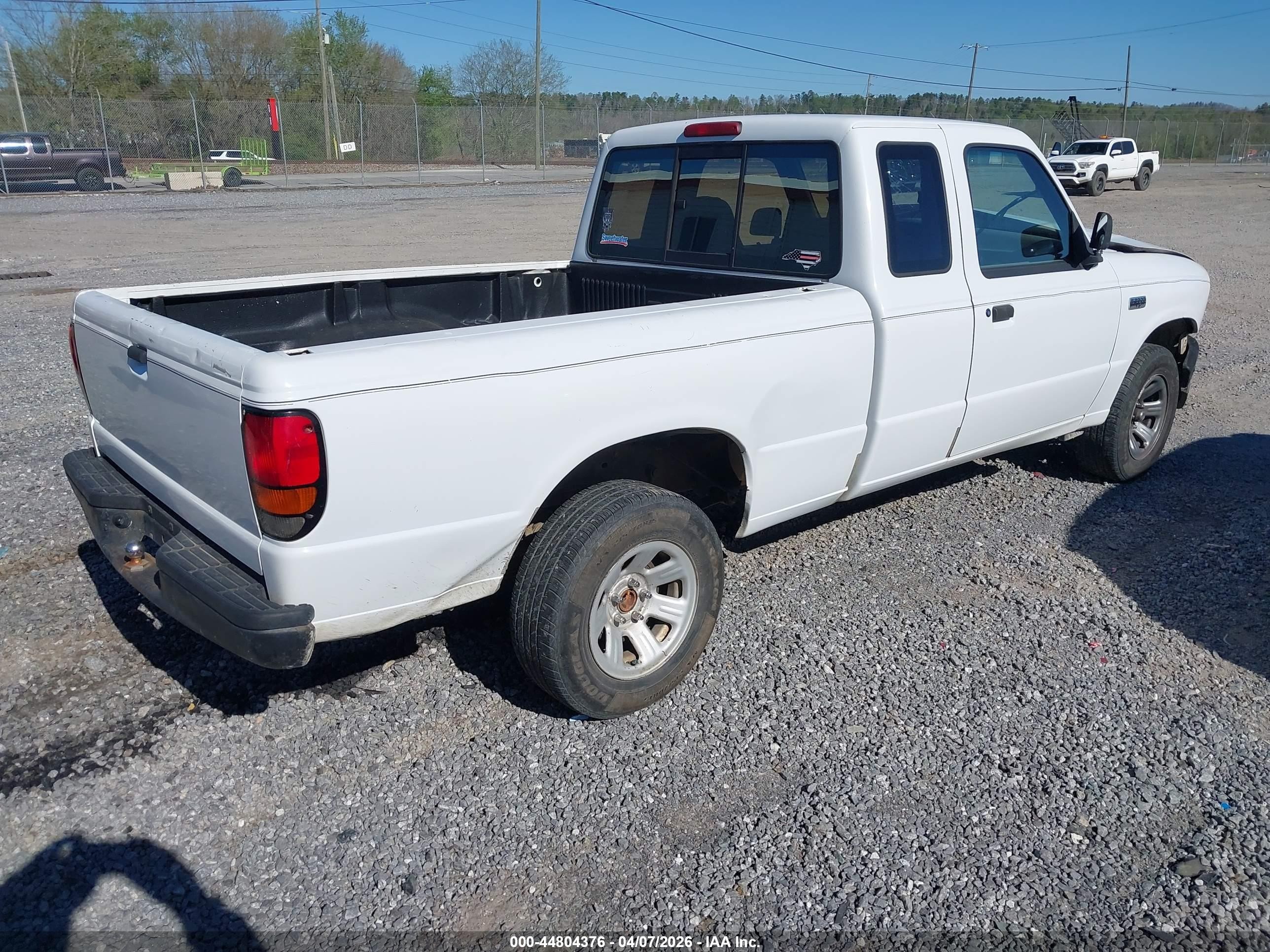 1994 Mazda B3000 Cab Plus Белый vin: 4F4CR16U6RTM92023
