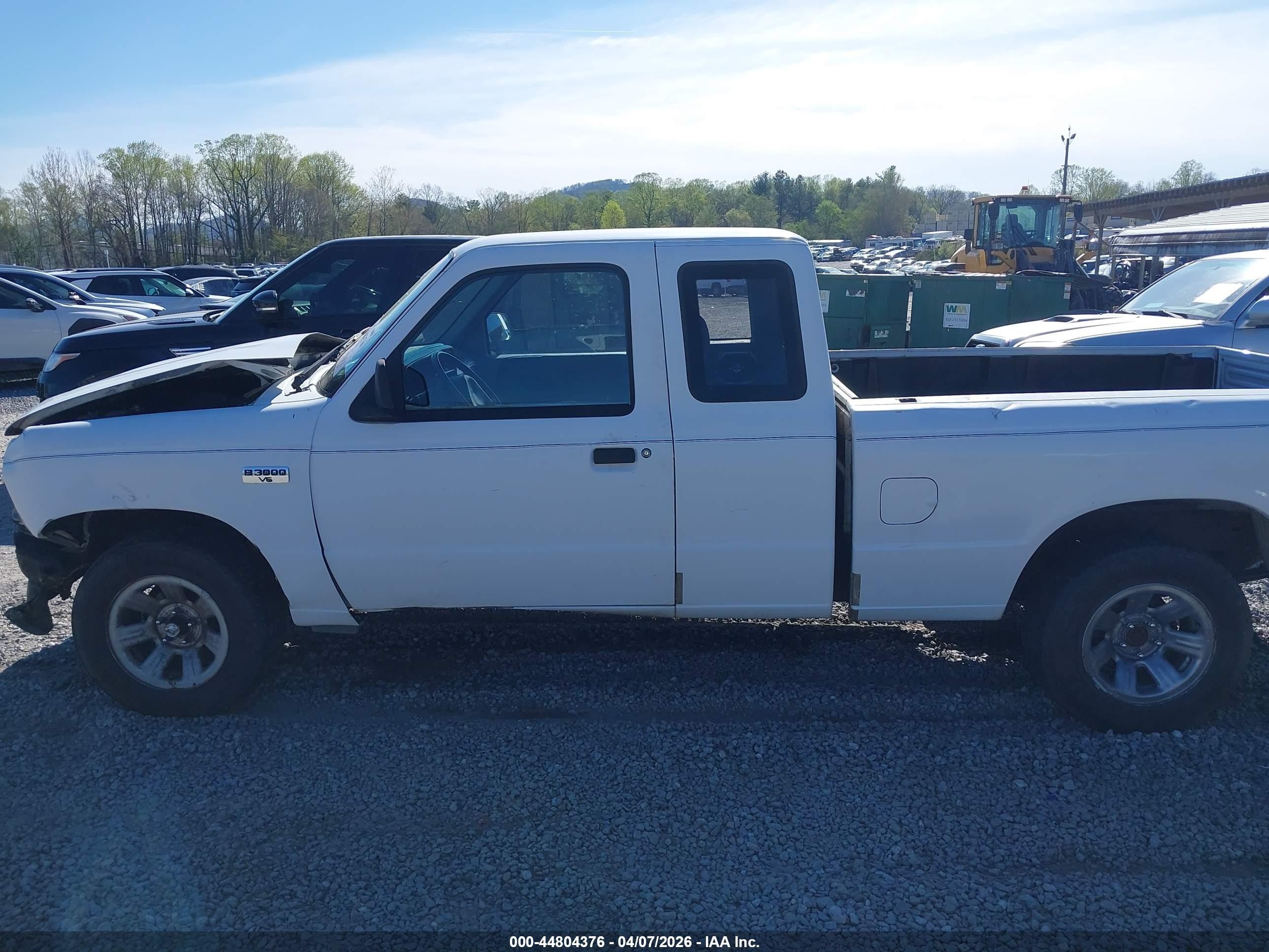 1994 Mazda B3000 Cab Plus Белый vin: 4F4CR16U6RTM92023