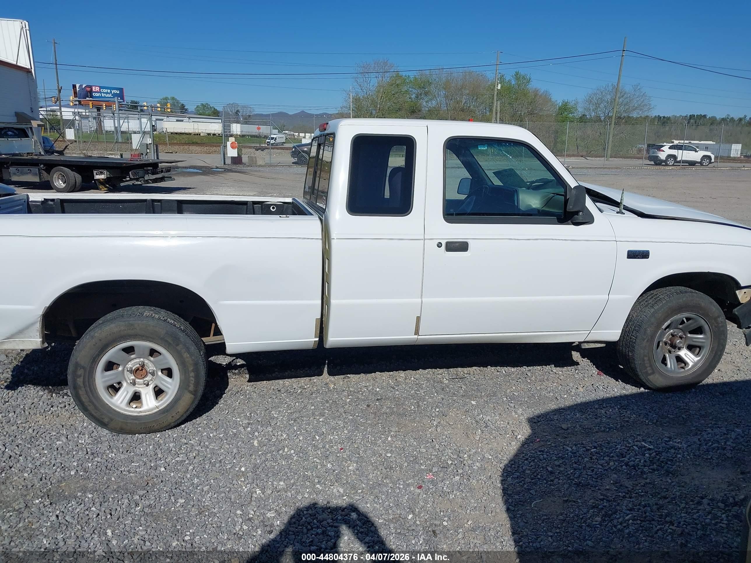 1994 Mazda B3000 Cab Plus Белый vin: 4F4CR16U6RTM92023