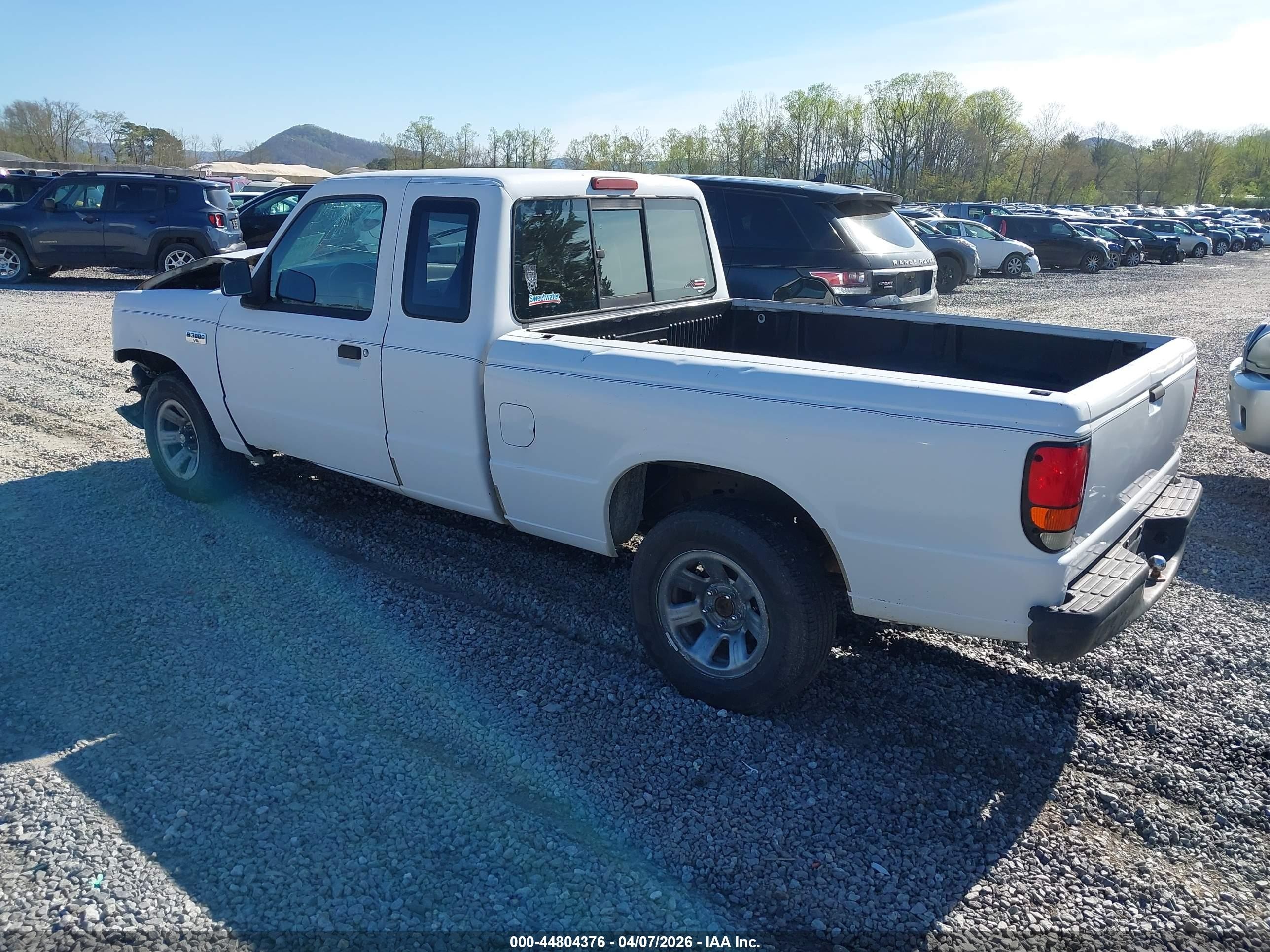 1994 Mazda B3000 Cab Plus Белый vin: 4F4CR16U6RTM92023