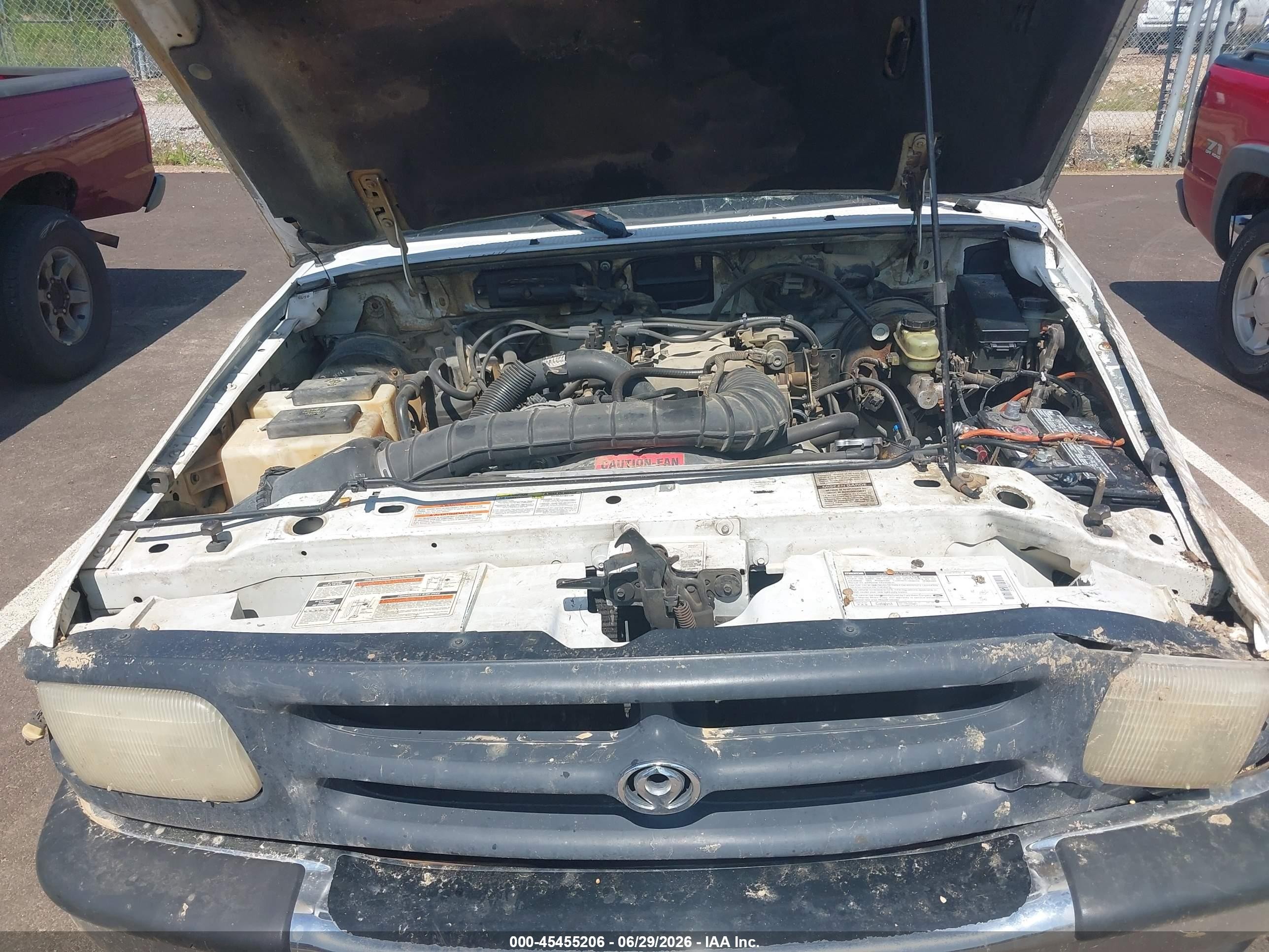 1996 Mazda B3000 Cab Plus White vin: 4F4CR16U8TTM09537