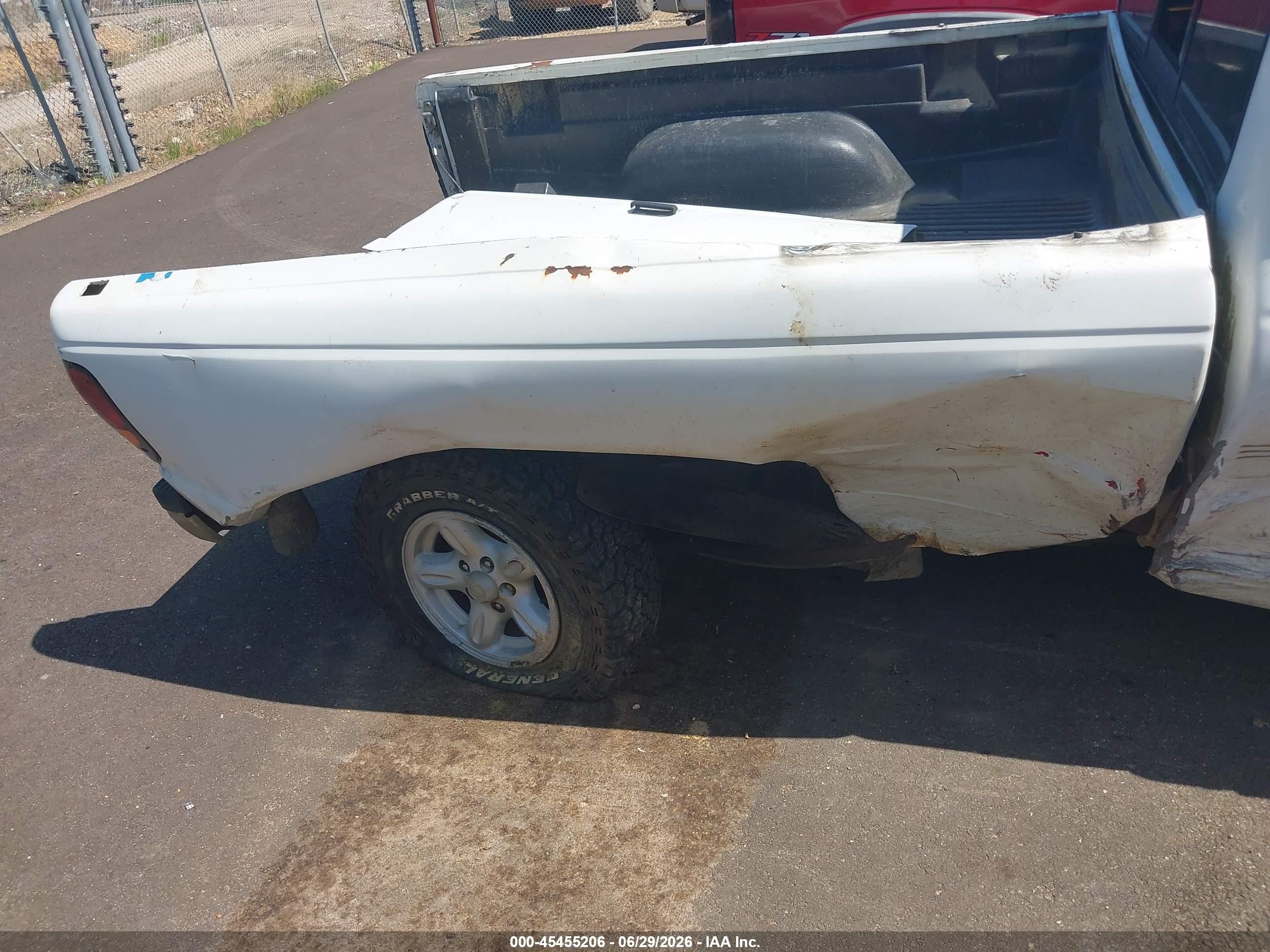 1996 Mazda B3000 Cab Plus White vin: 4F4CR16U8TTM09537