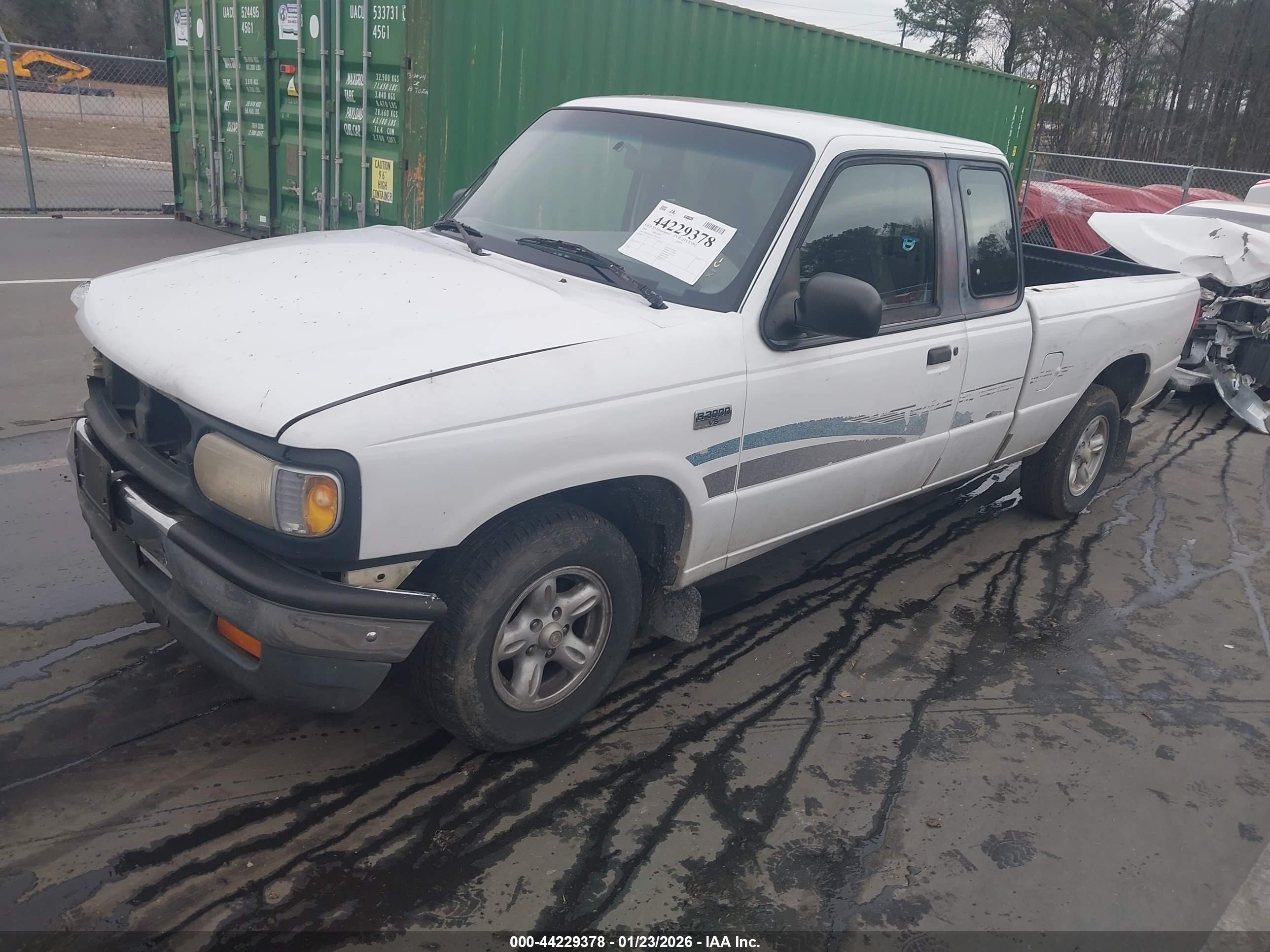 1996 Mazda B3000 Cab Plus White vin: 4F4CR16UXTTM22614
