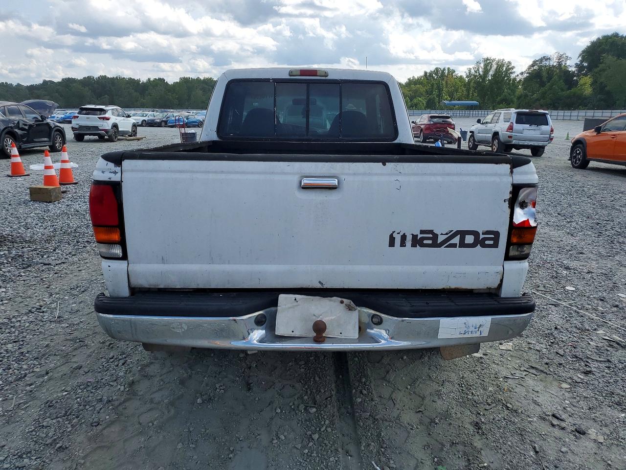 1997 Mazda B4000 Cab Plus White vin: 4F4CR16X6VTM17651