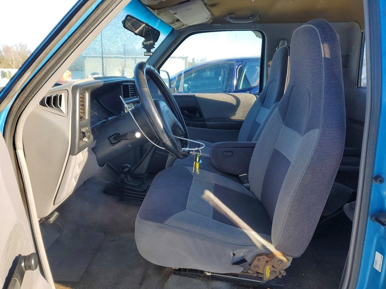 1994 Mazda B3000 Blue vin: 4F4CR17U0RTN08473