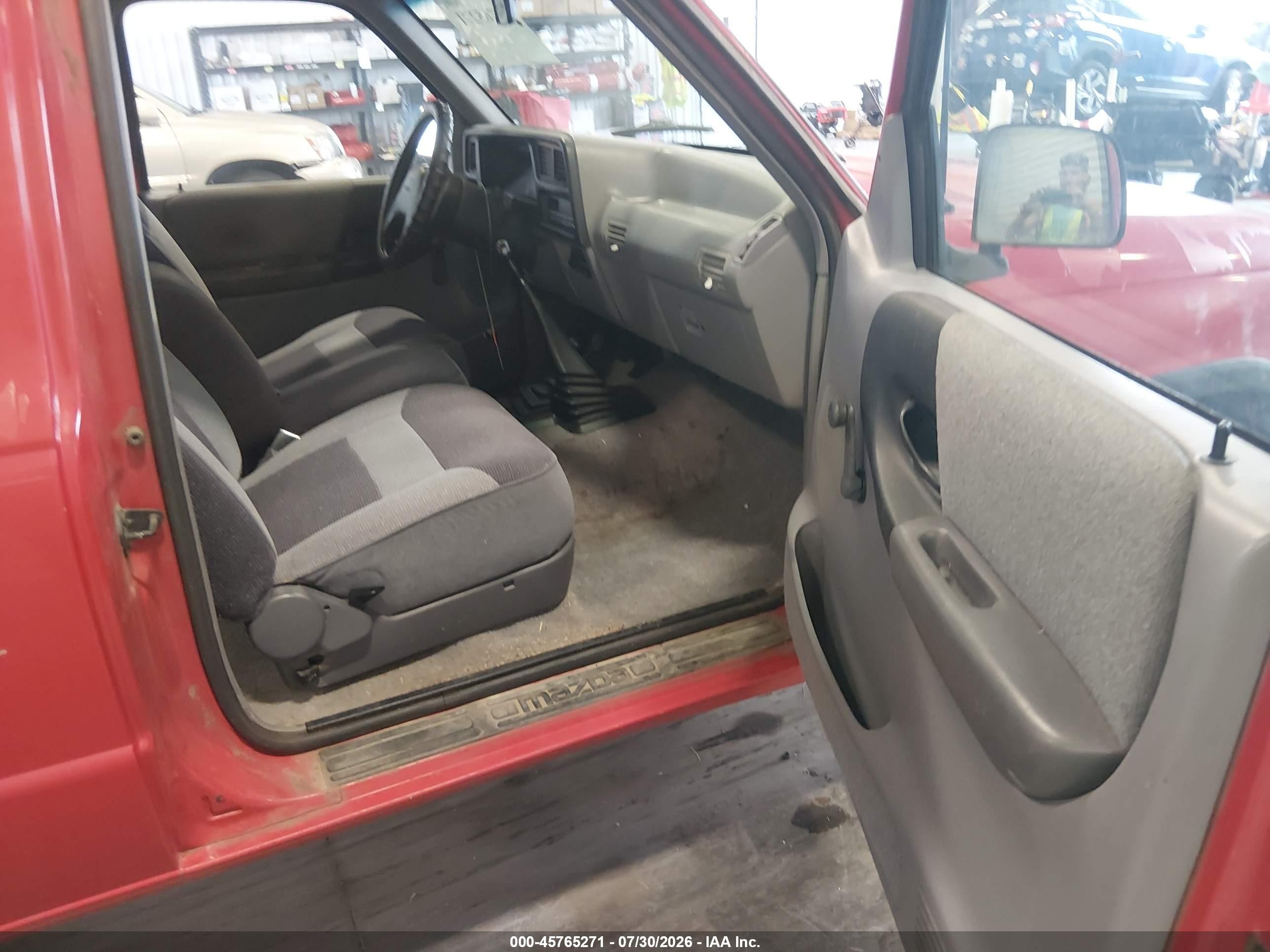 1994 Mazda B3000 Cab Plus Red vin: 4F4CR17U8RTN07782