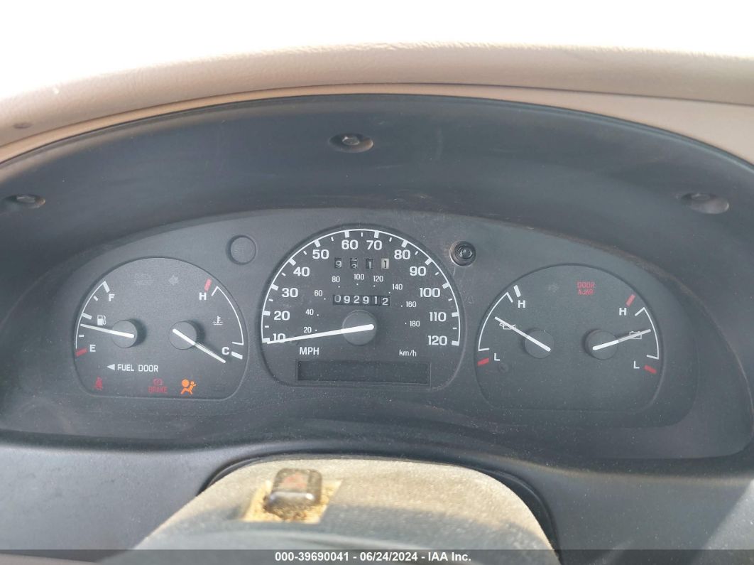 1998 Mazda B2500 Se/sx Champagne vin: 4F4YR12C1WTM14750