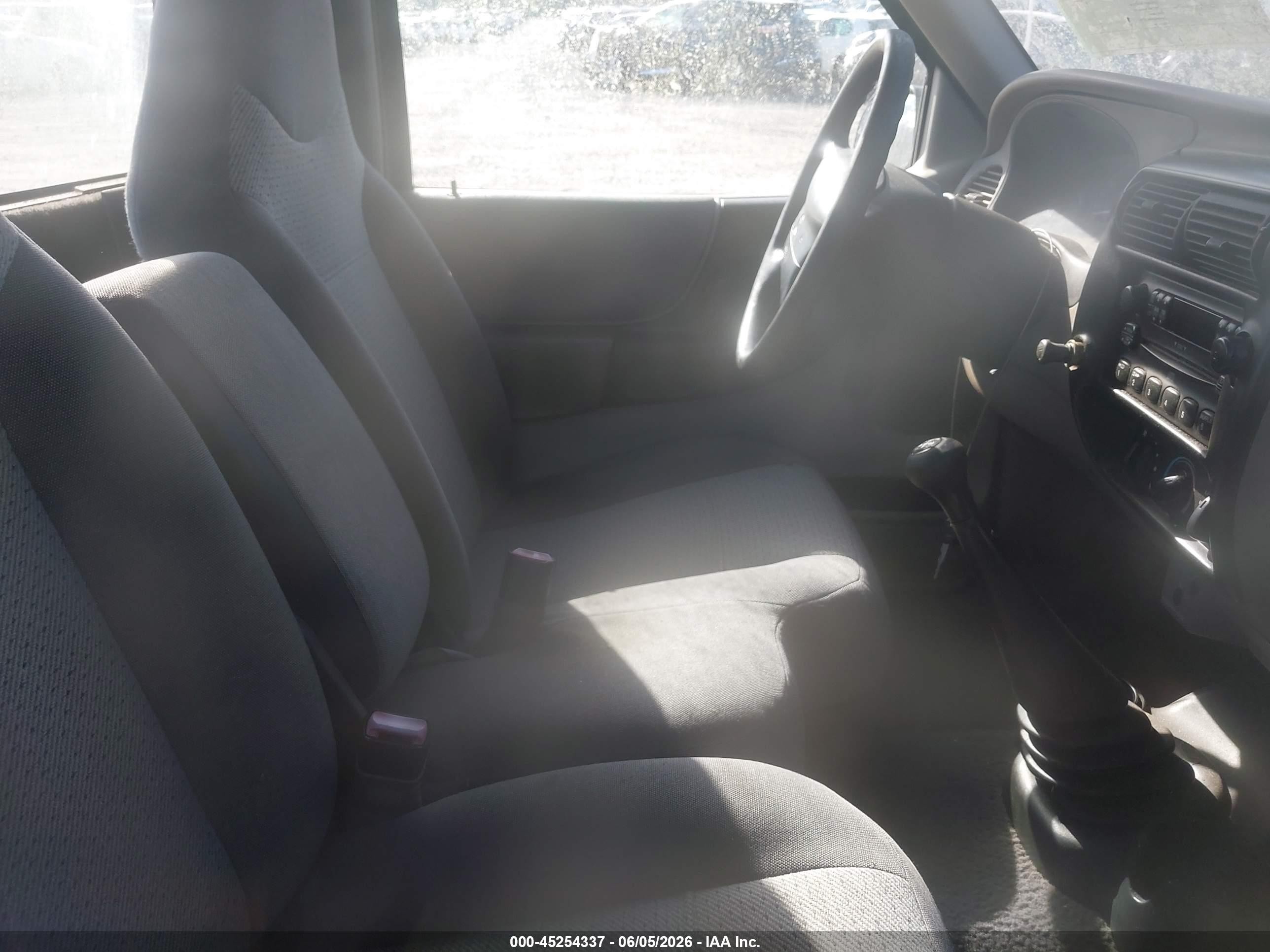 1999 Mazda B2500   Gray vin: 4F4YR12C1XTM27838
