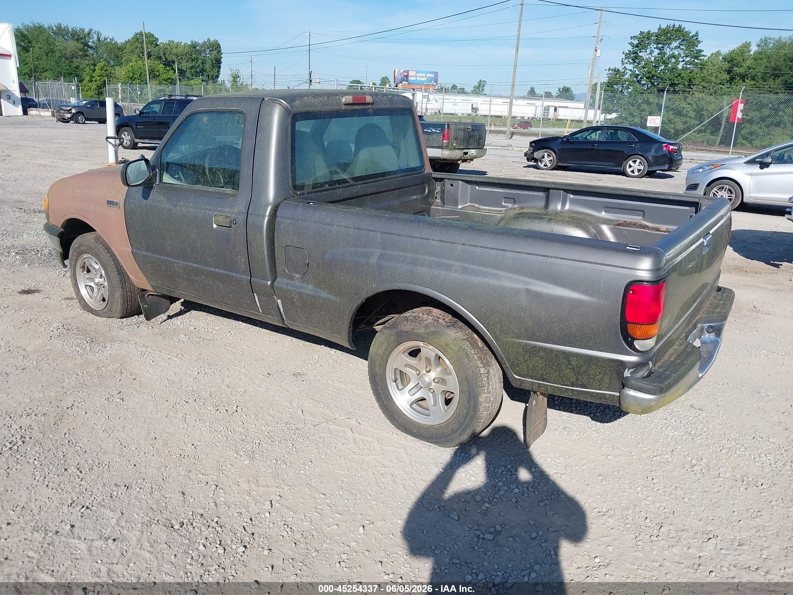 1999 Mazda B2500   Gray vin: 4F4YR12C1XTM27838