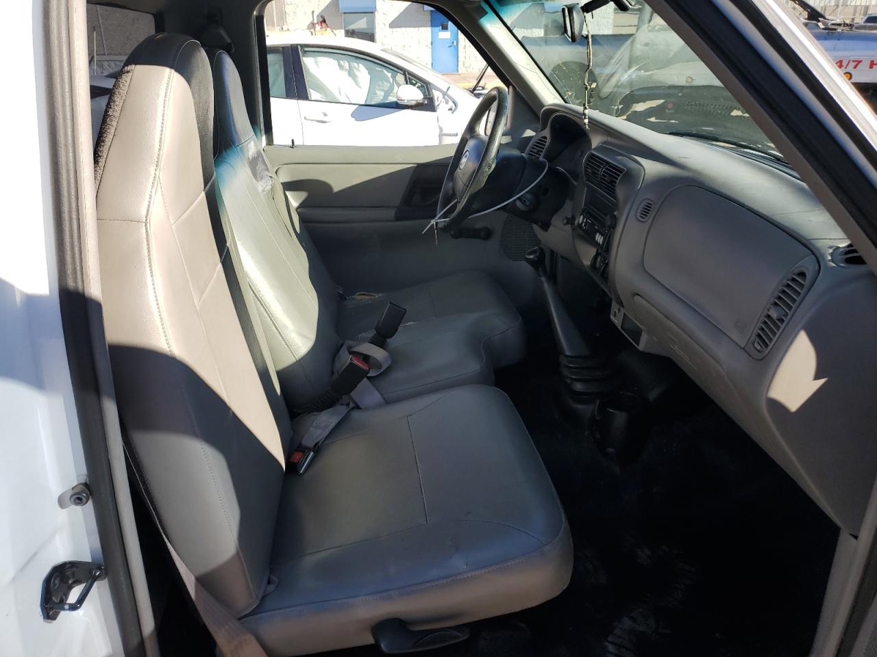 2001 Mazda B2500  Белый vin: 4F4YR12C21TM09582