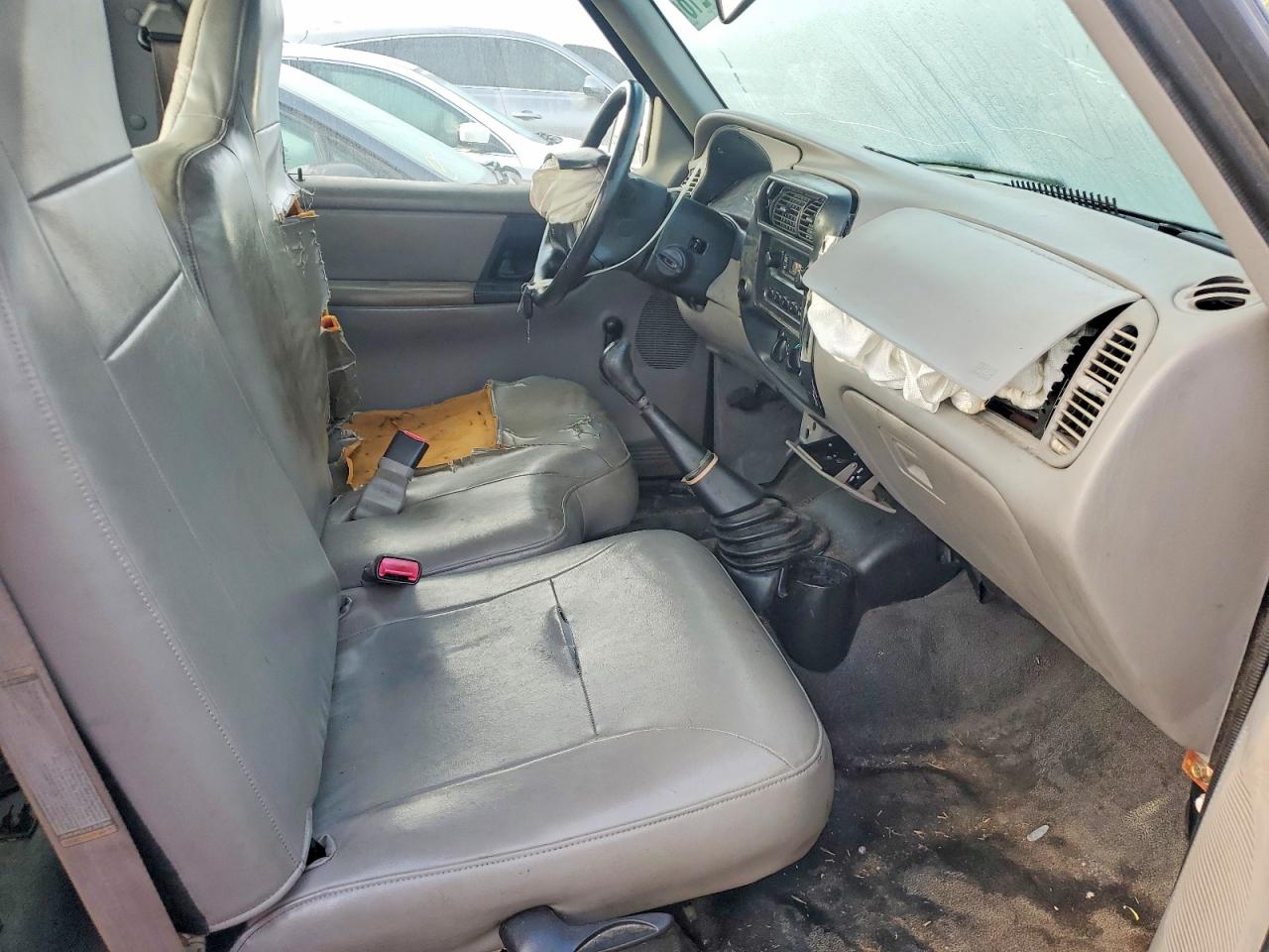 1999 Mazda B2500 Черный vin: 4F4YR12C2XTM21840