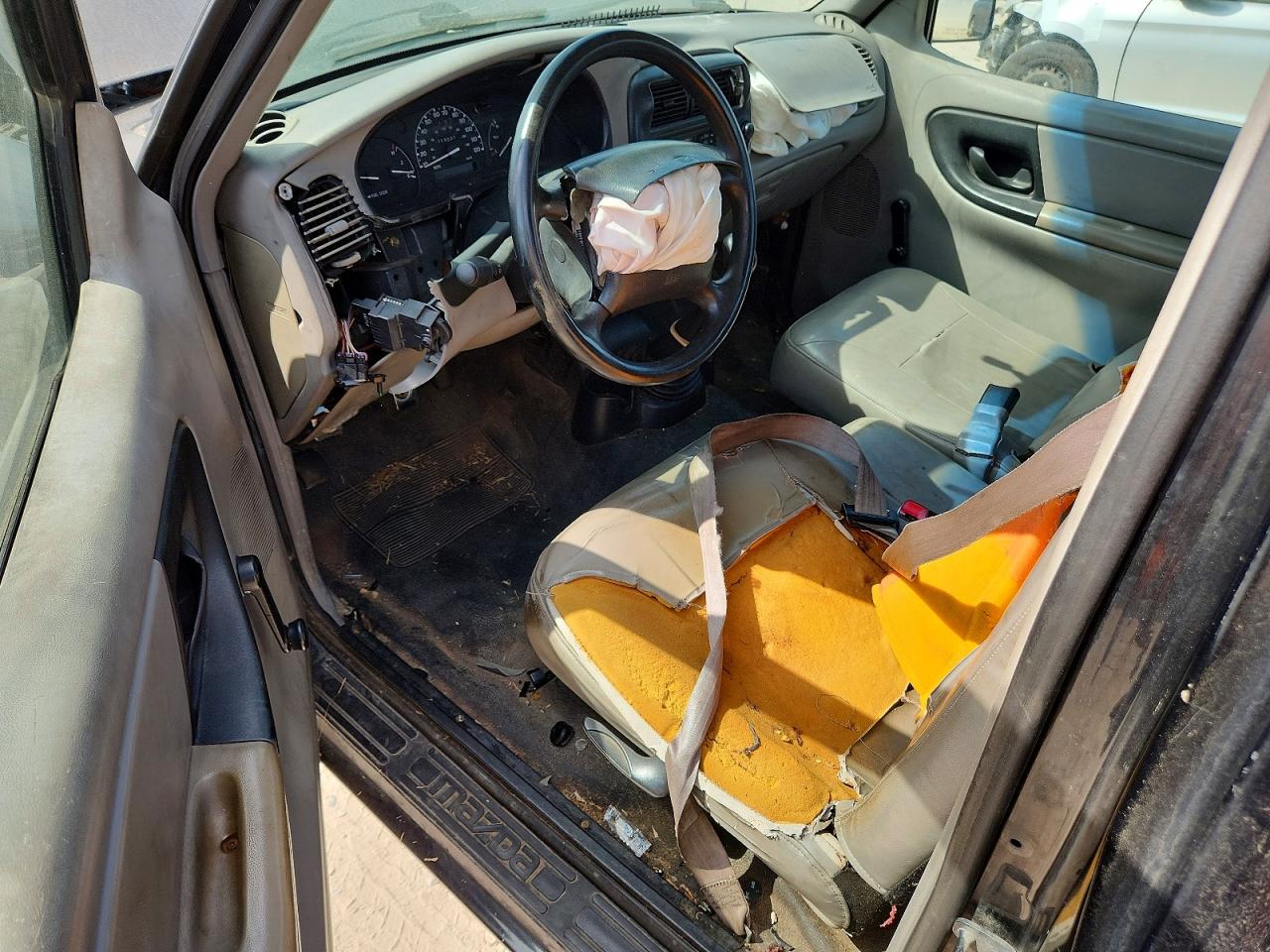 1999 Mazda B2500 Черный vin: 4F4YR12C2XTM21840