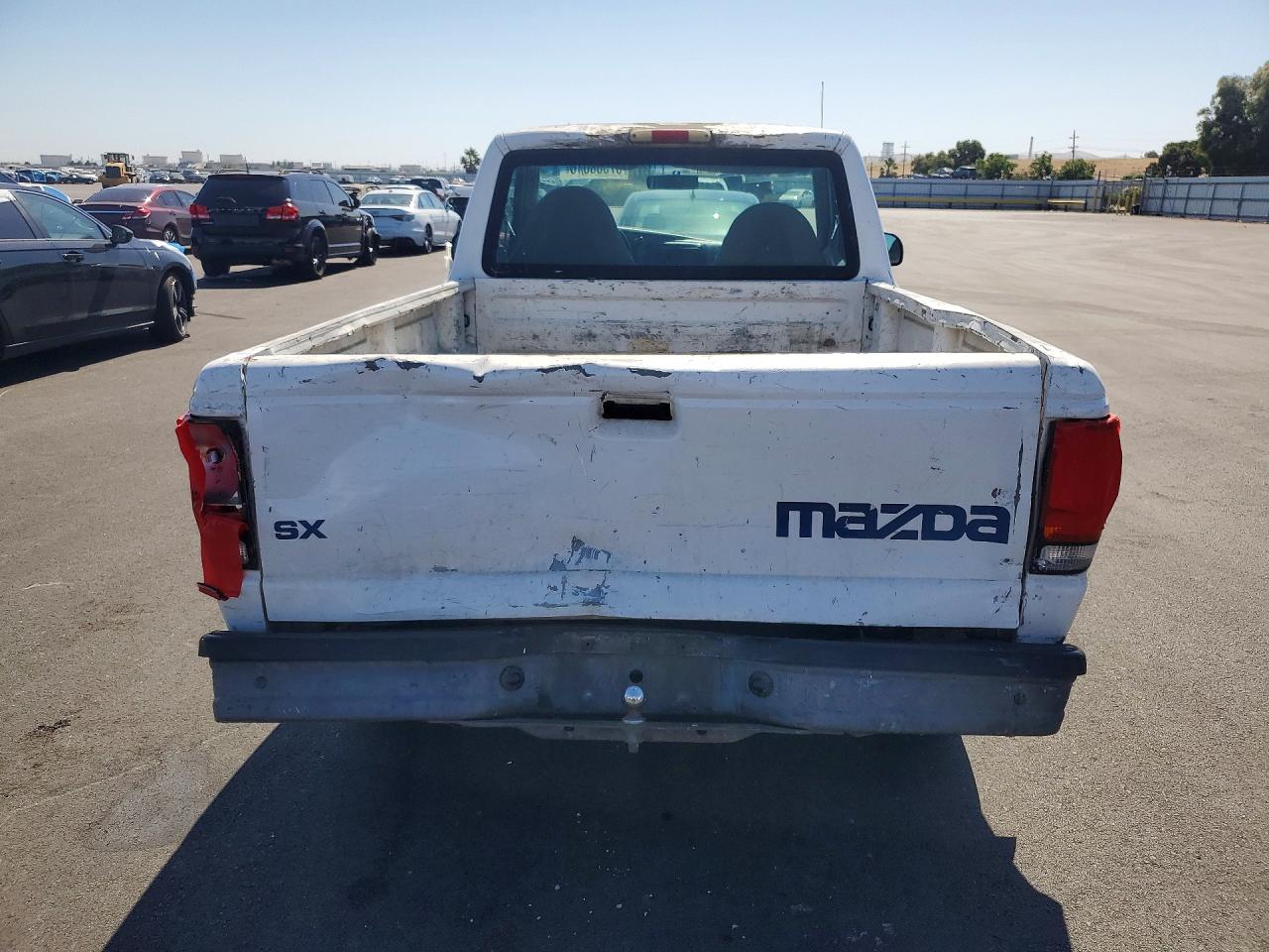 1999 Mazda B2500 White vin: 4F4YR12C2XTM32868