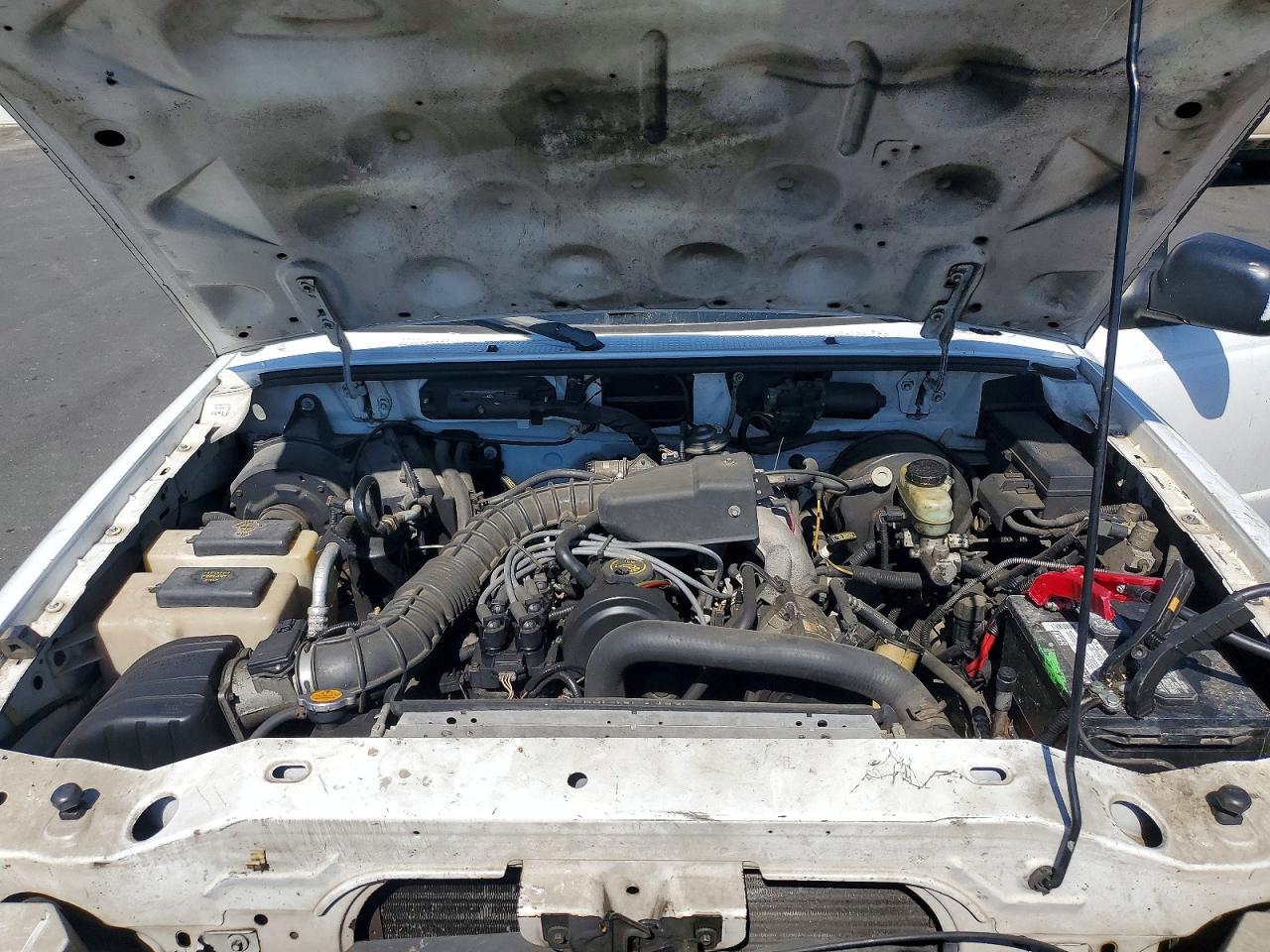 1999 Mazda B2500 White vin: 4F4YR12C2XTM32868