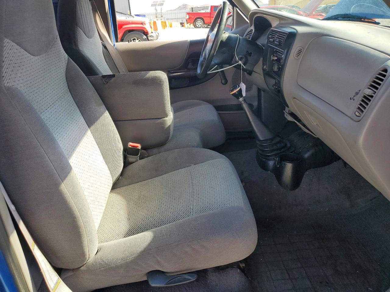 1999 Mazda B2500 Blue vin: 4F4YR12C2XTM37276