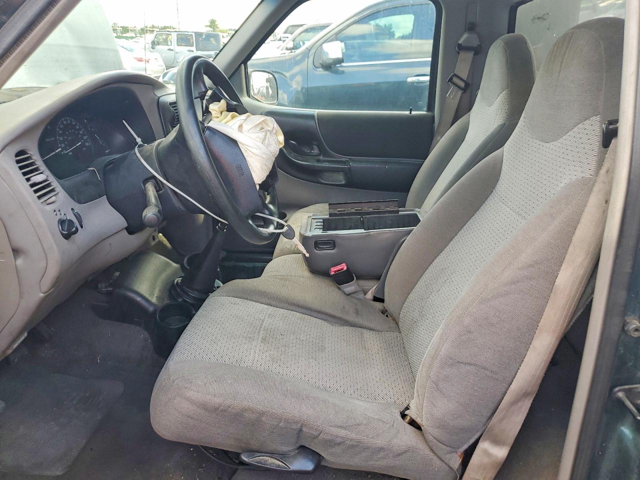 1999 Mazda B2500 Зеленый vin: 4F4YR12C2XTM44633