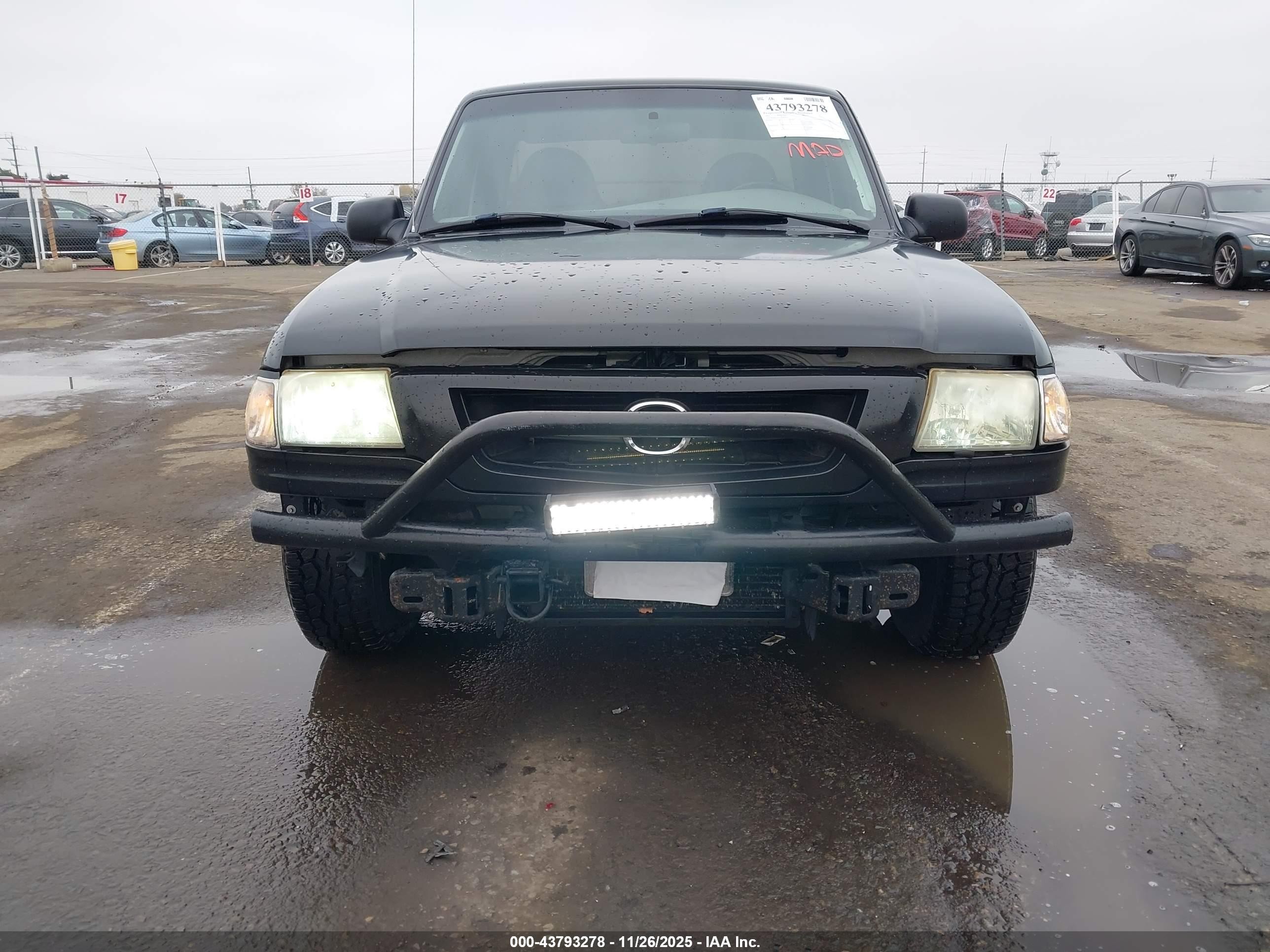 2001 Mazda B2300 Se/sx Black vin: 4F4YR12C31TM04374