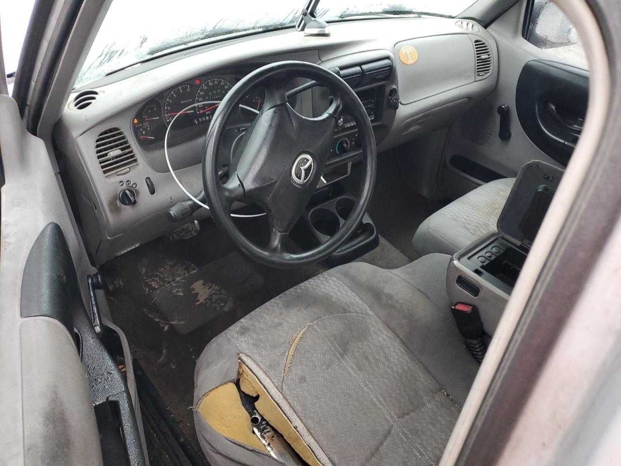 2001 Mazda B2500 Серебряный vin: 4F4YR12C41TM05386