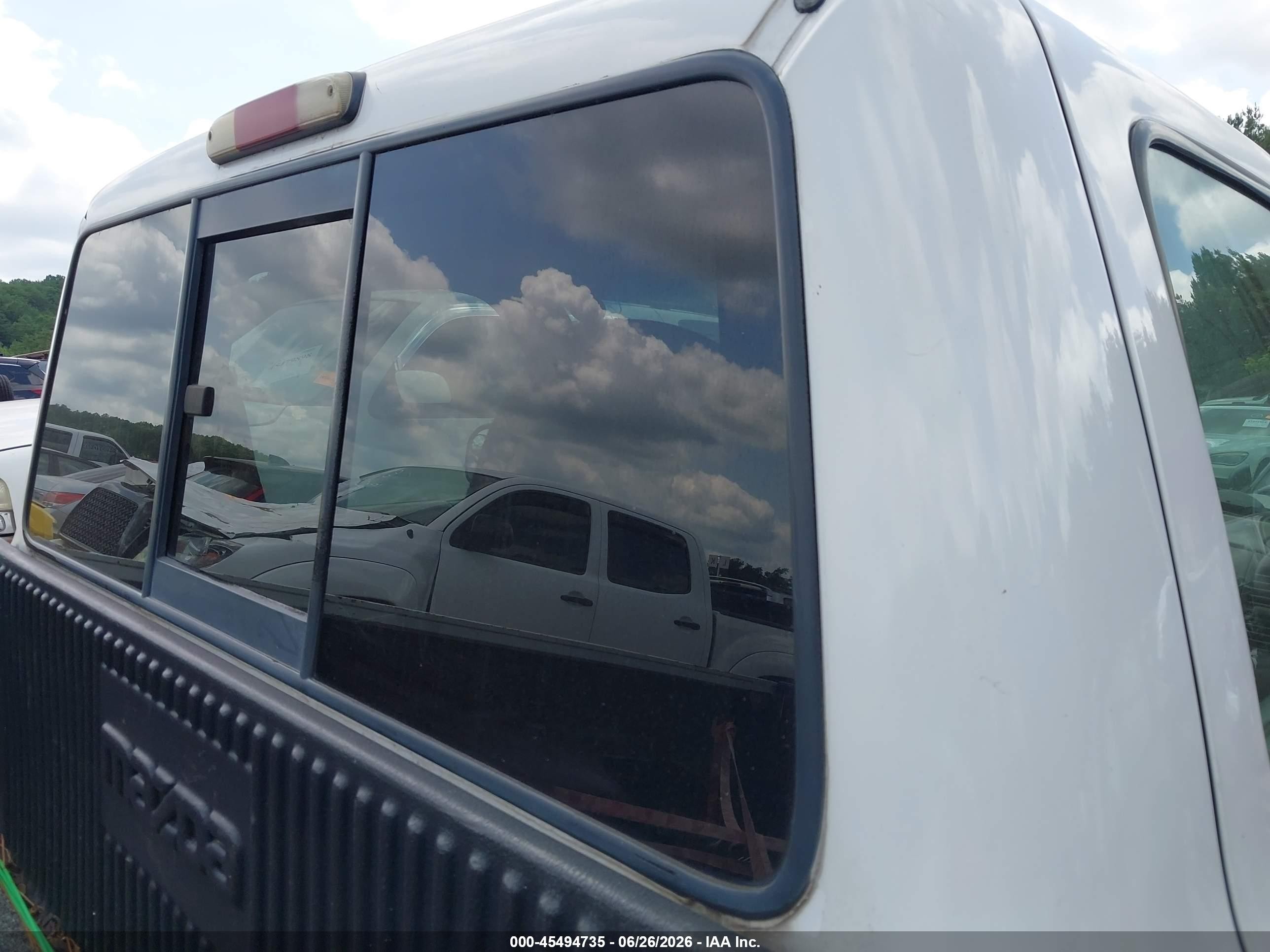 1999 Mazda B2500 Se/sx/tl White vin: 4F4YR12C4XTM17174