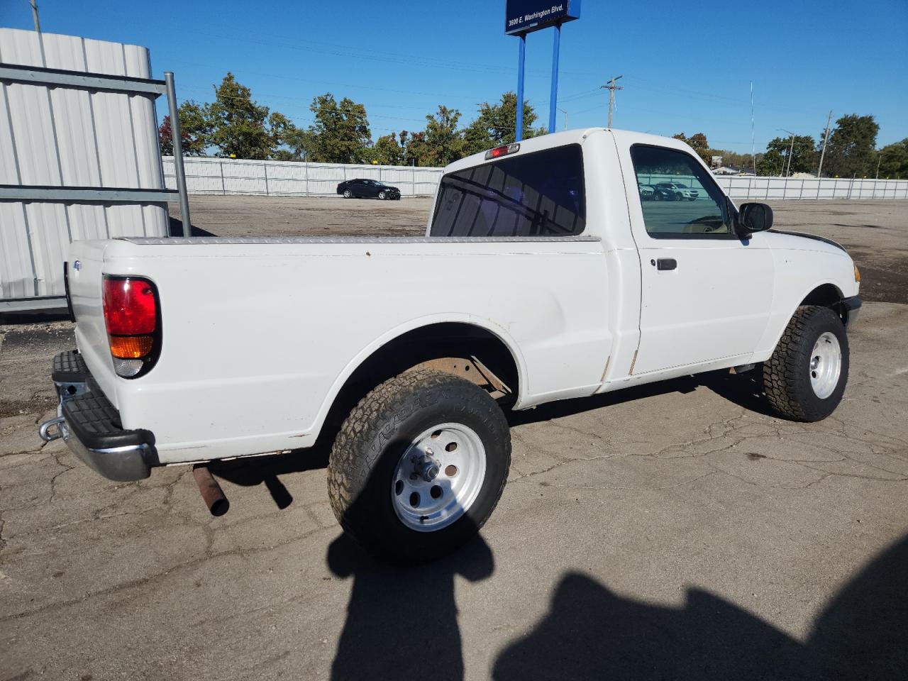 1999 Mazda B2500 White vin: 4F4YR12C4XTM23413