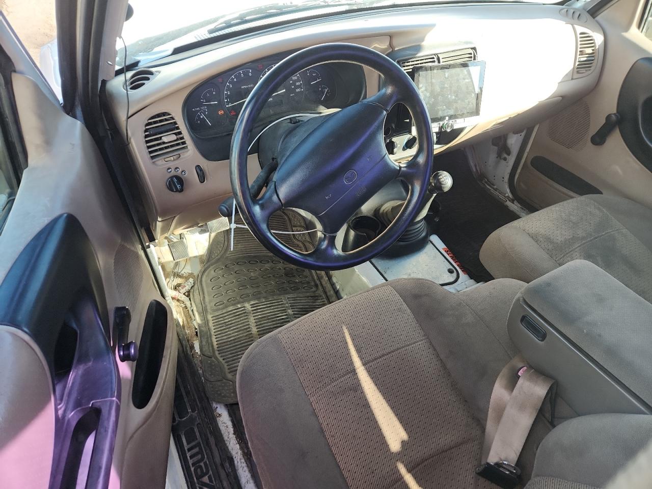 1999 Mazda B2500 White vin: 4F4YR12C4XTM23413