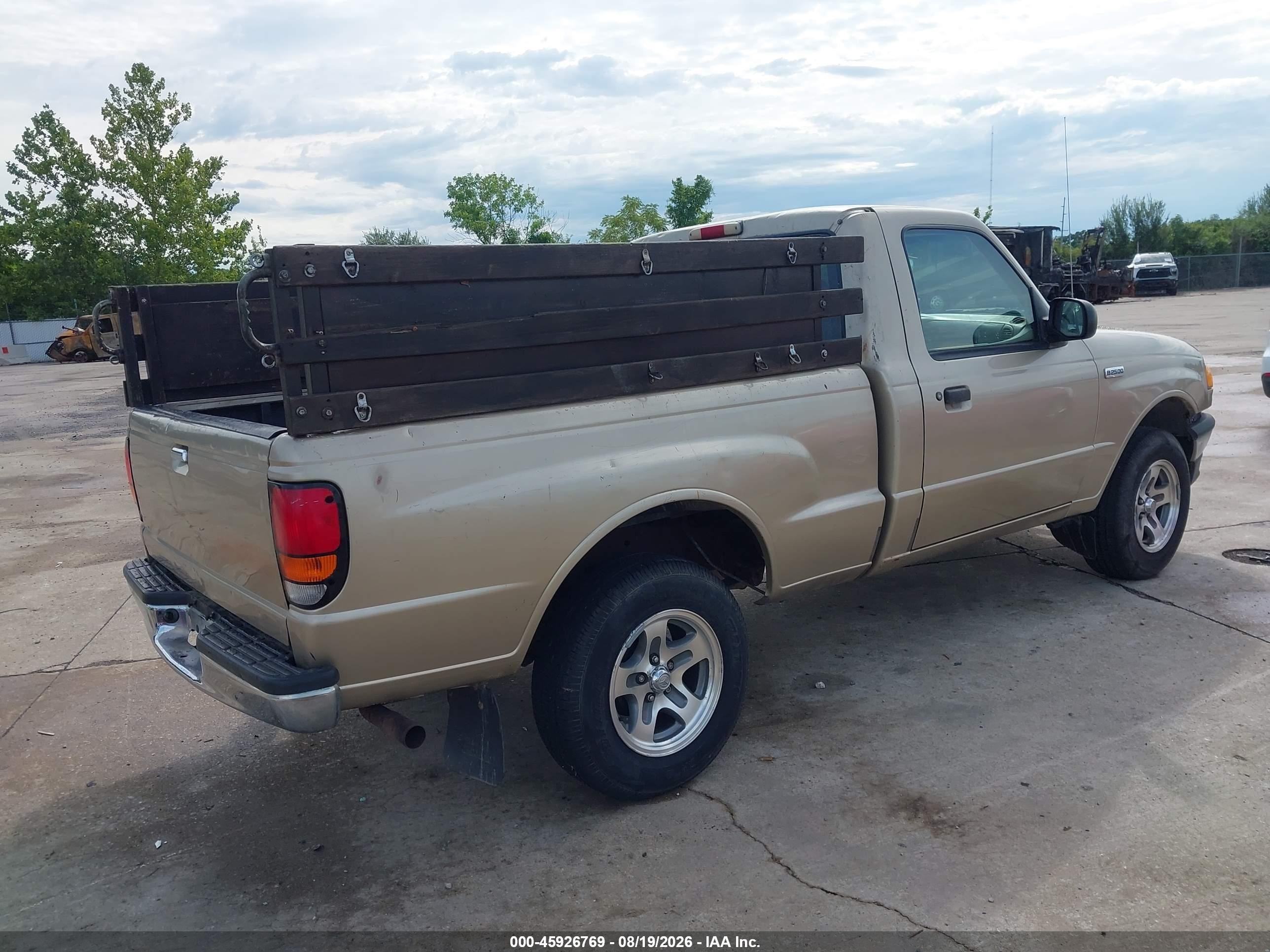 2000 Mazda B2500 Se/sx Золотой vin: 4F4YR12C6YTM11653
