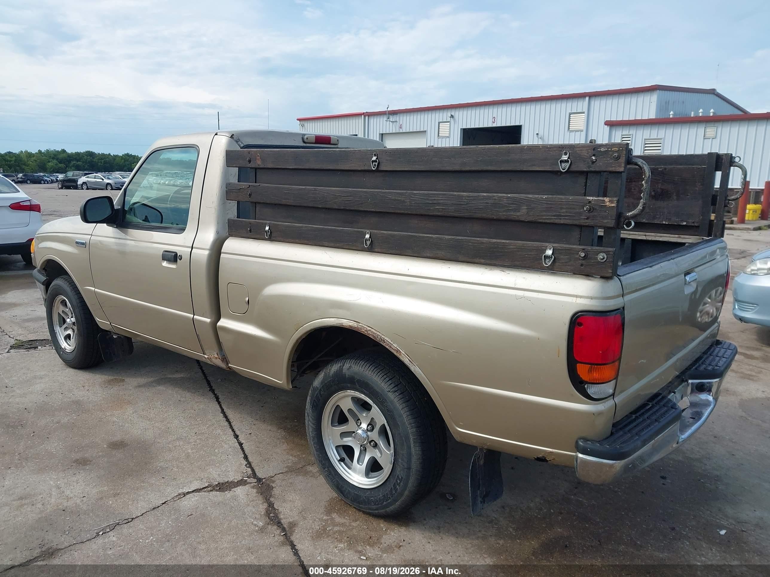 2000 Mazda B2500 Se/sx Золотой vin: 4F4YR12C6YTM11653