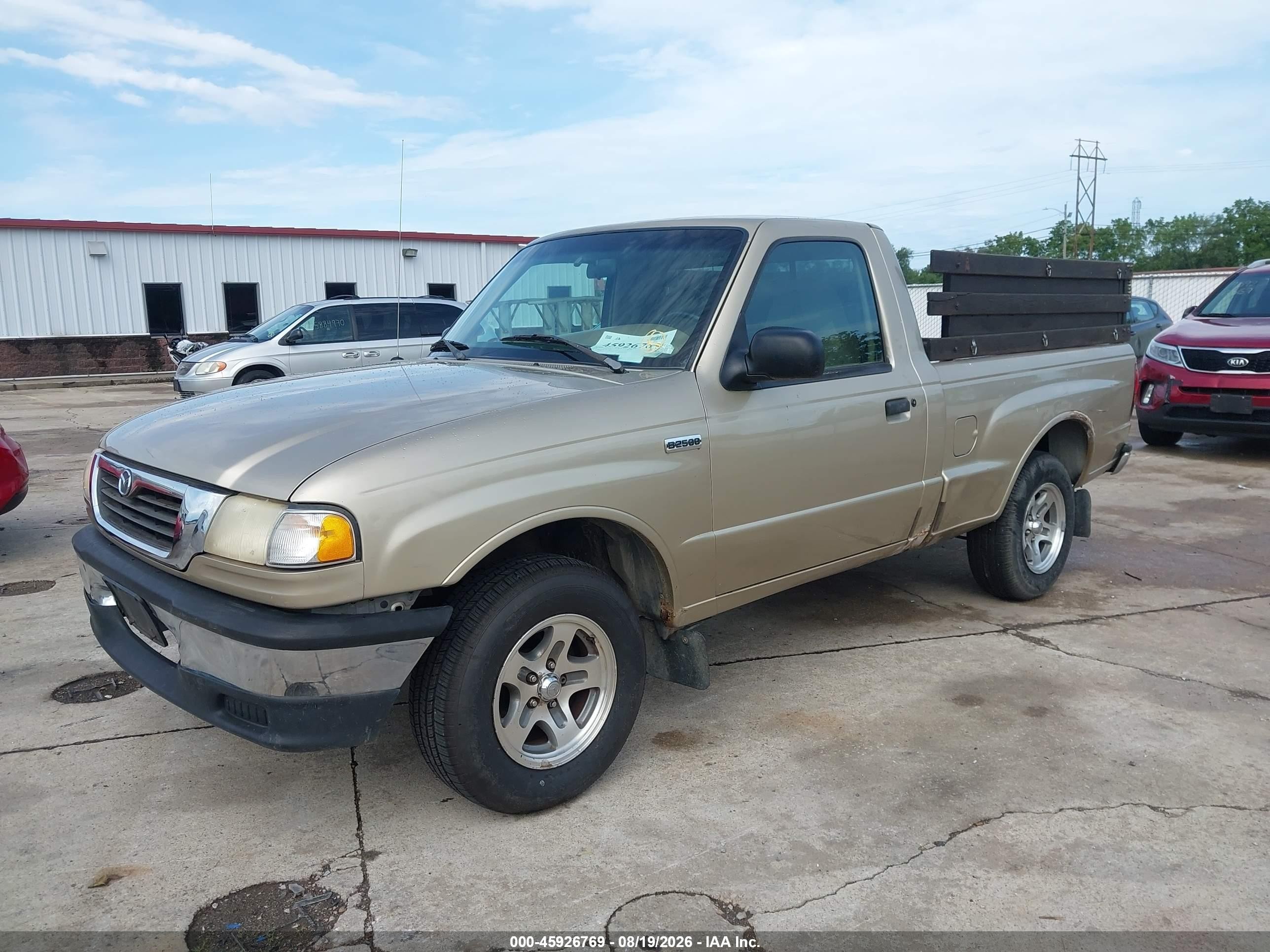 2000 Mazda B2500 Se/sx Золотой vin: 4F4YR12C6YTM11653
