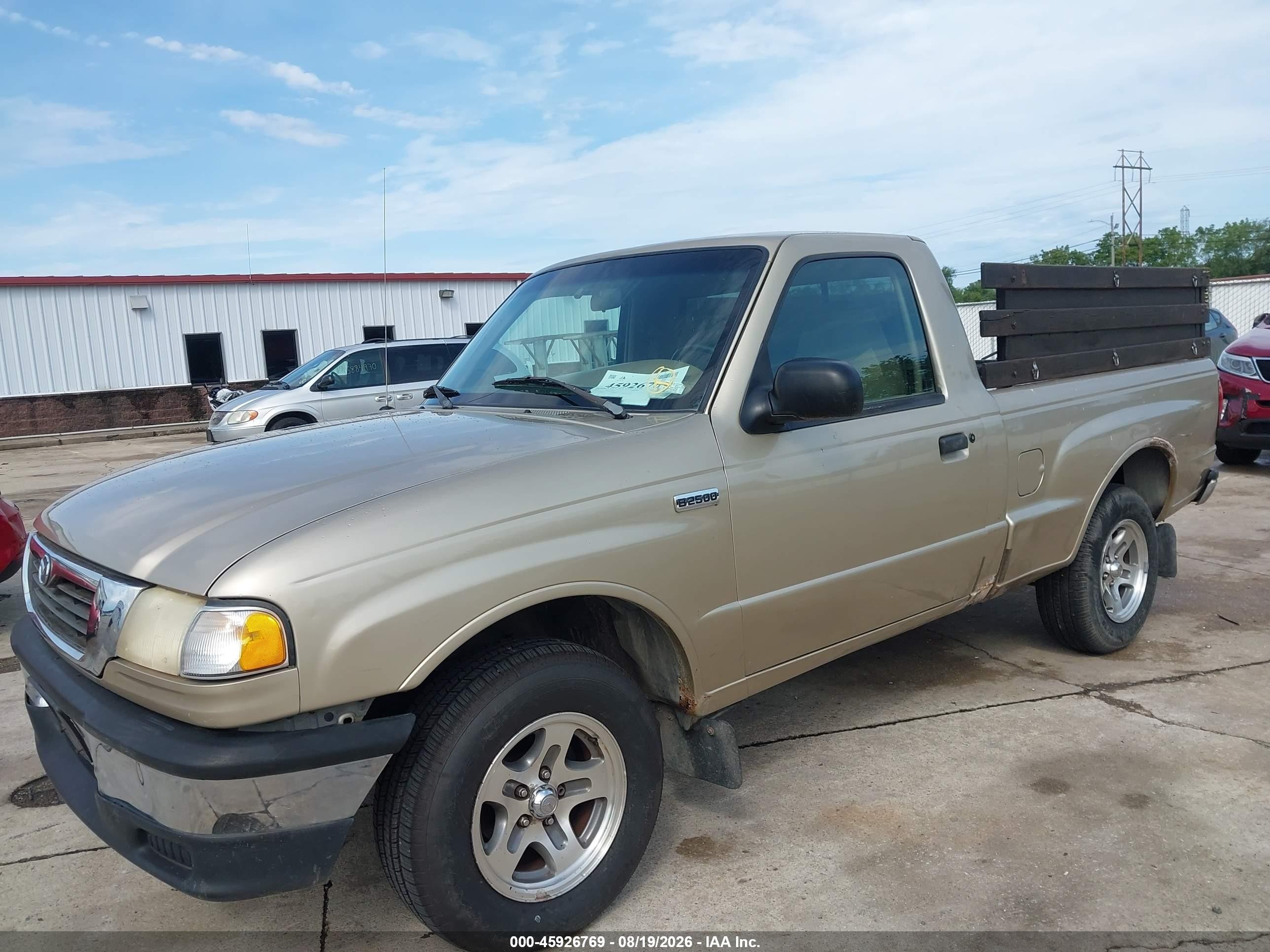 2000 Mazda B2500 Se/sx Золотой vin: 4F4YR12C6YTM11653