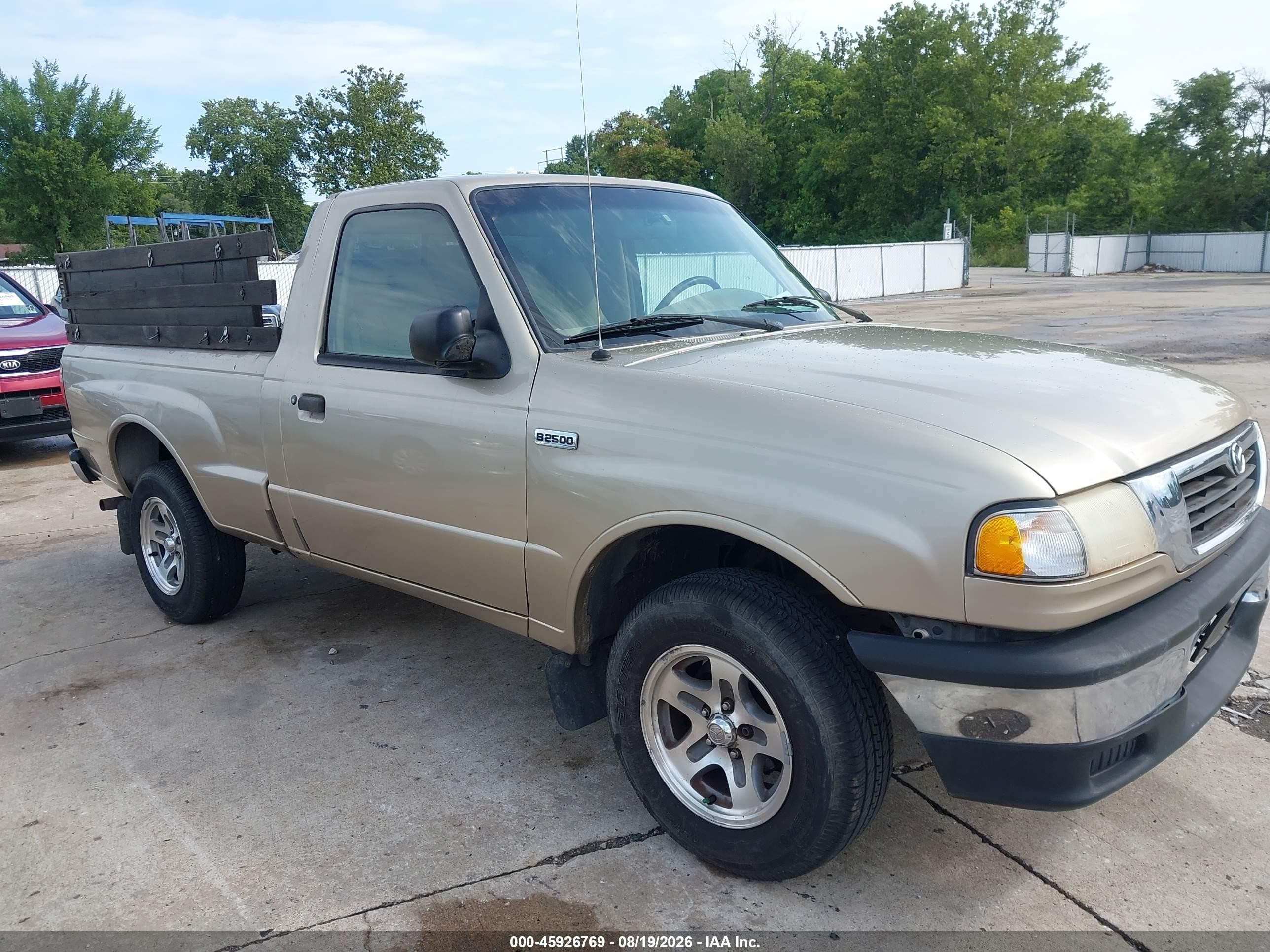 2000 Mazda B2500 Se/sx Золотой vin: 4F4YR12C6YTM11653