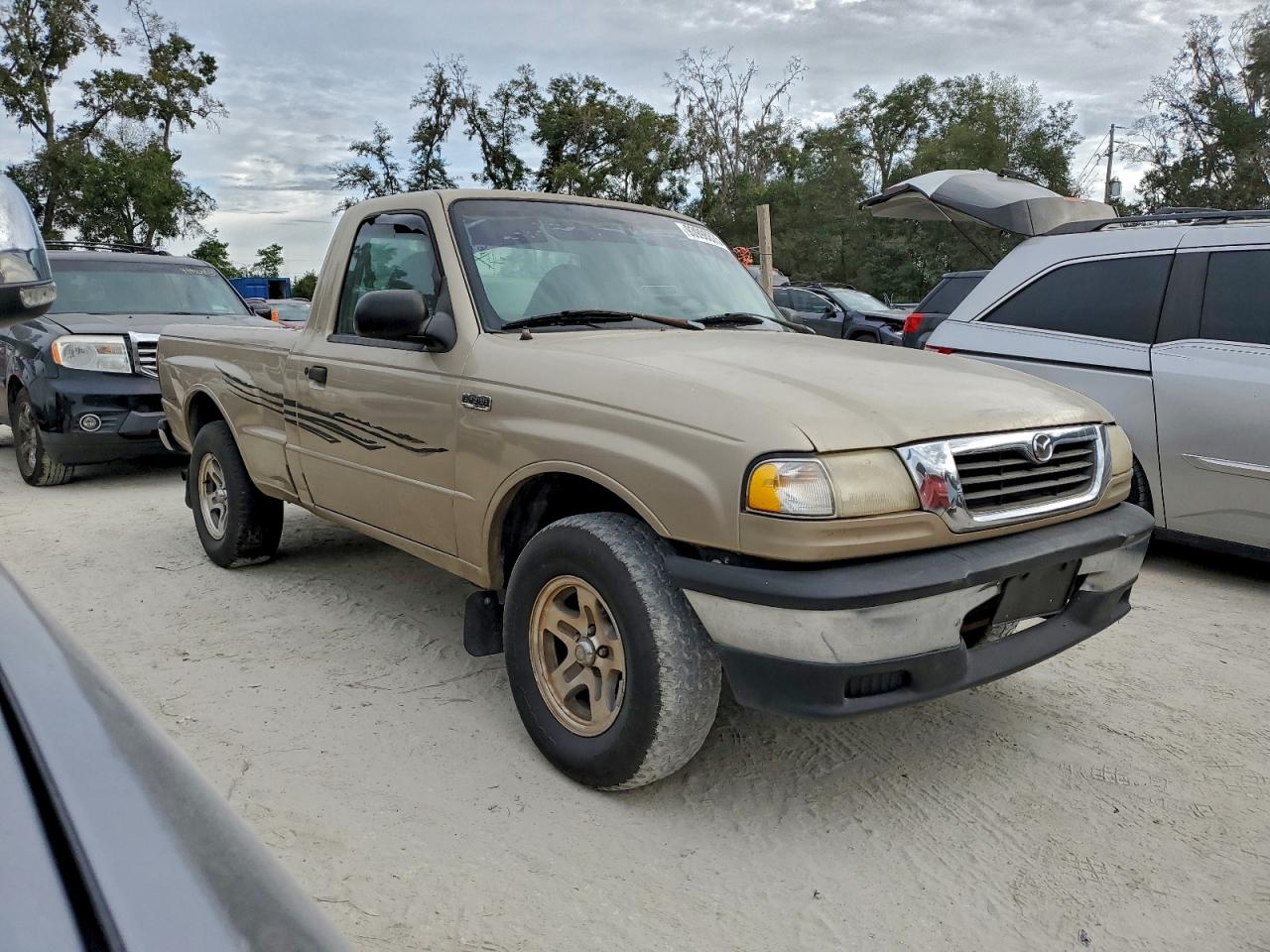 1999 Mazda B2500 Beige vin: 4F4YR12C7XTM22336