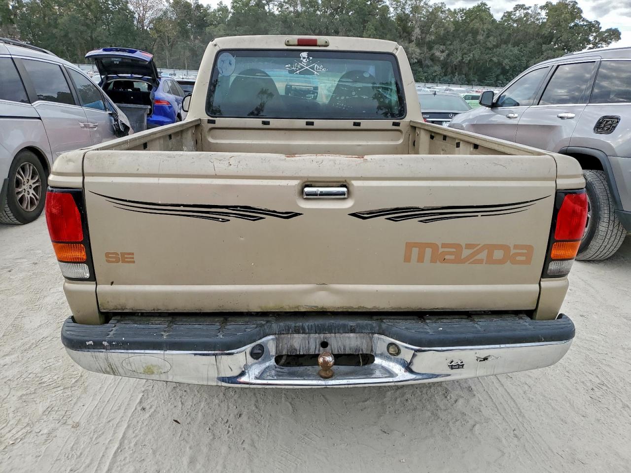 1999 Mazda B2500 Beige vin: 4F4YR12C7XTM22336