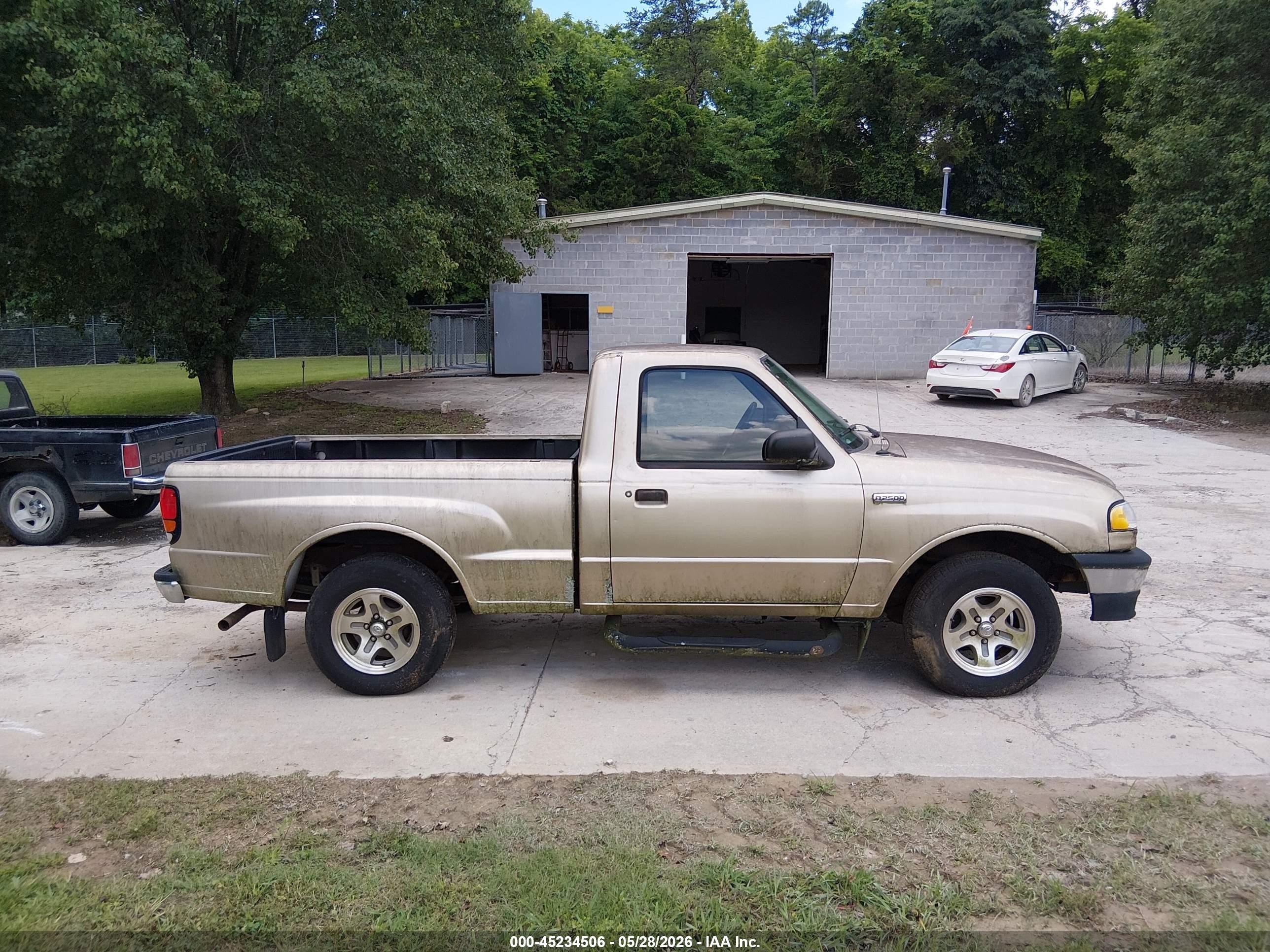1999 Mazda B2500 Se/sx/tl Gold vin: 4F4YR12C7XTM38746
