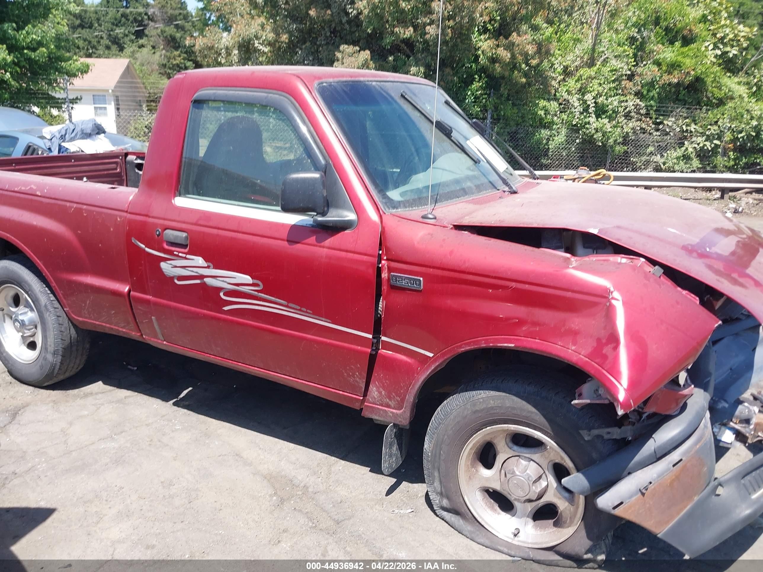 2000 Mazda B2500 Se/sx Red vin: 4F4YR12C7YTM04839