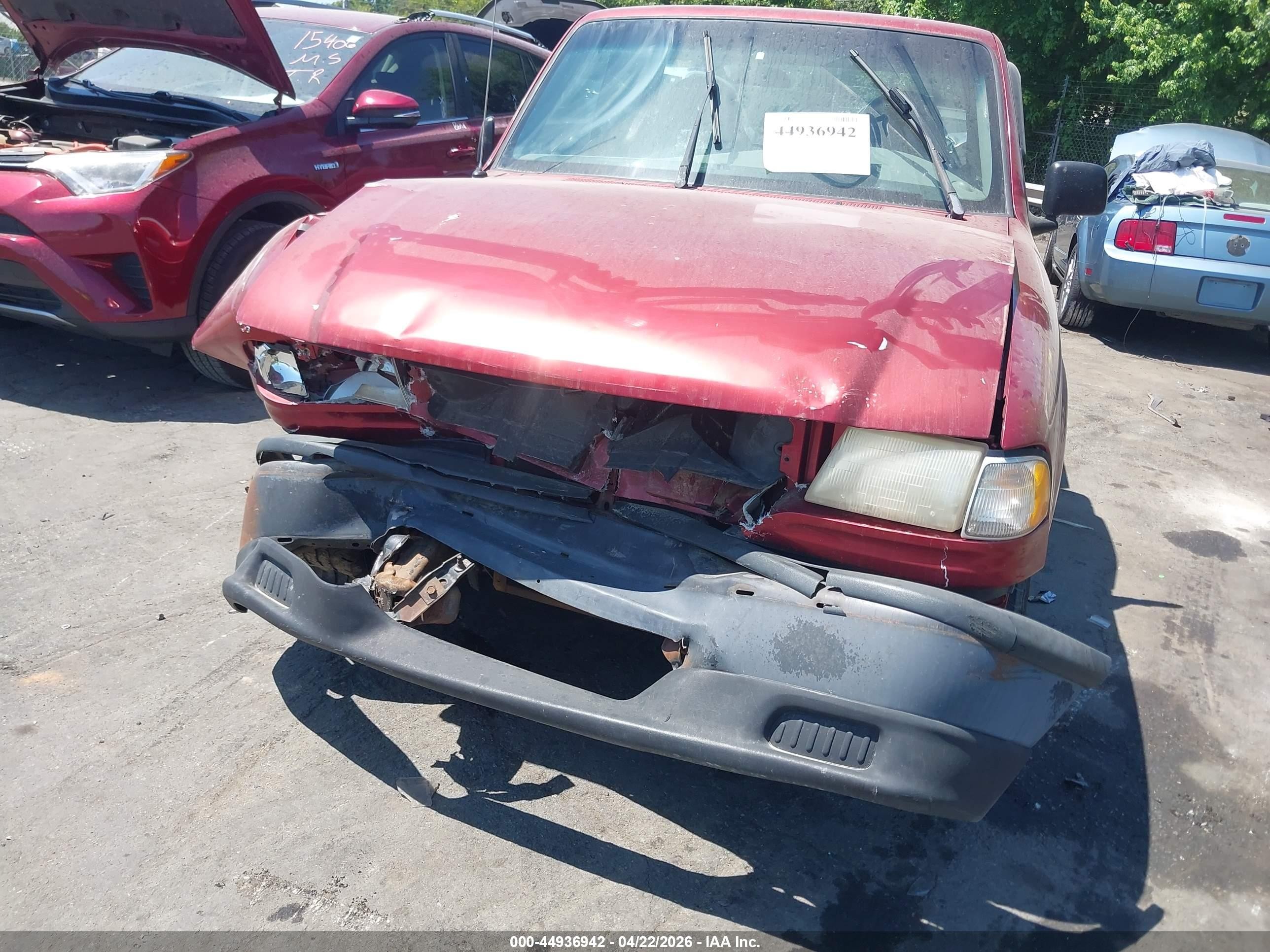 2000 Mazda B2500 Se/sx Red vin: 4F4YR12C7YTM04839
