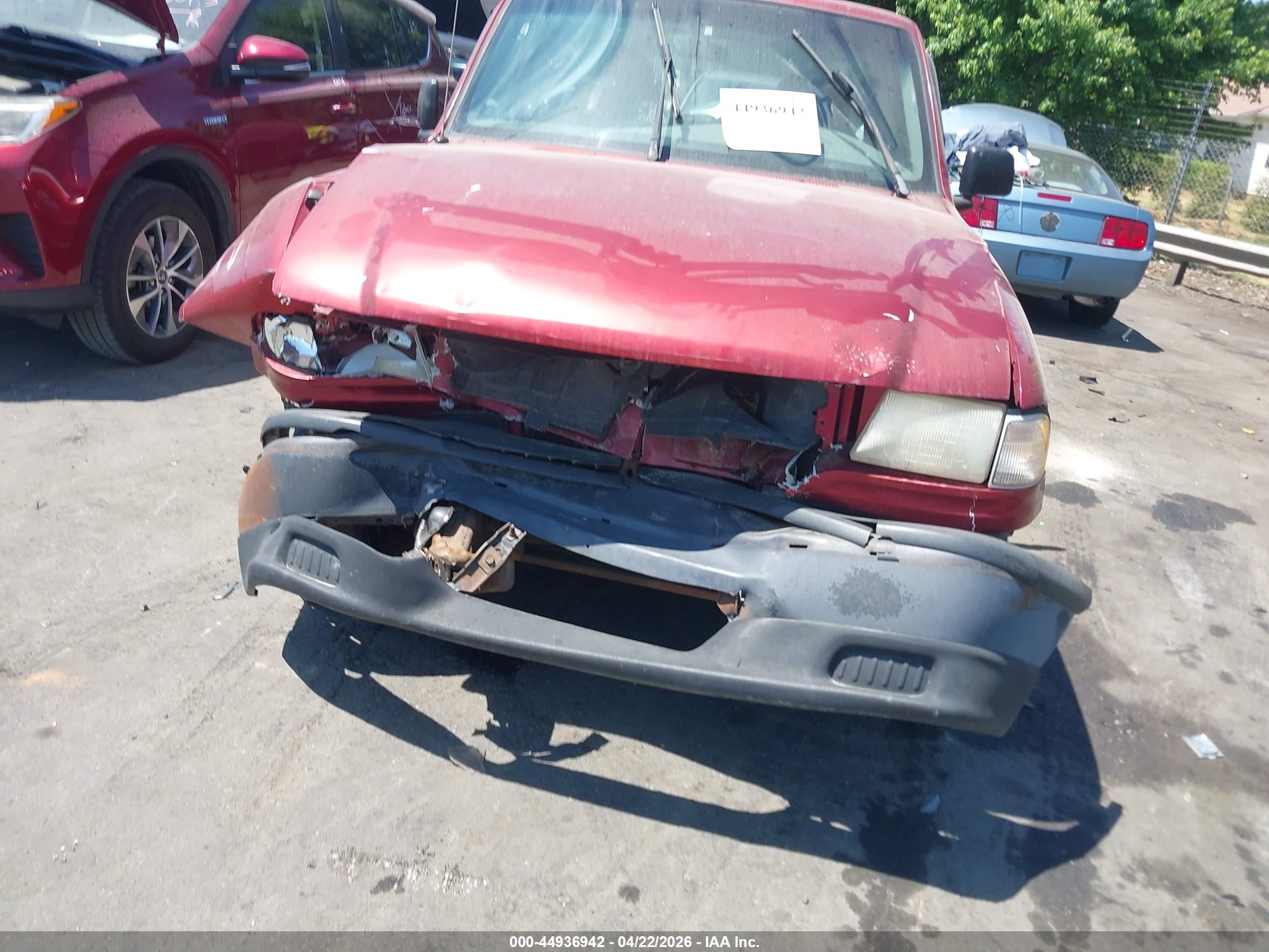 2000 Mazda B2500 Se/sx Red vin: 4F4YR12C7YTM04839