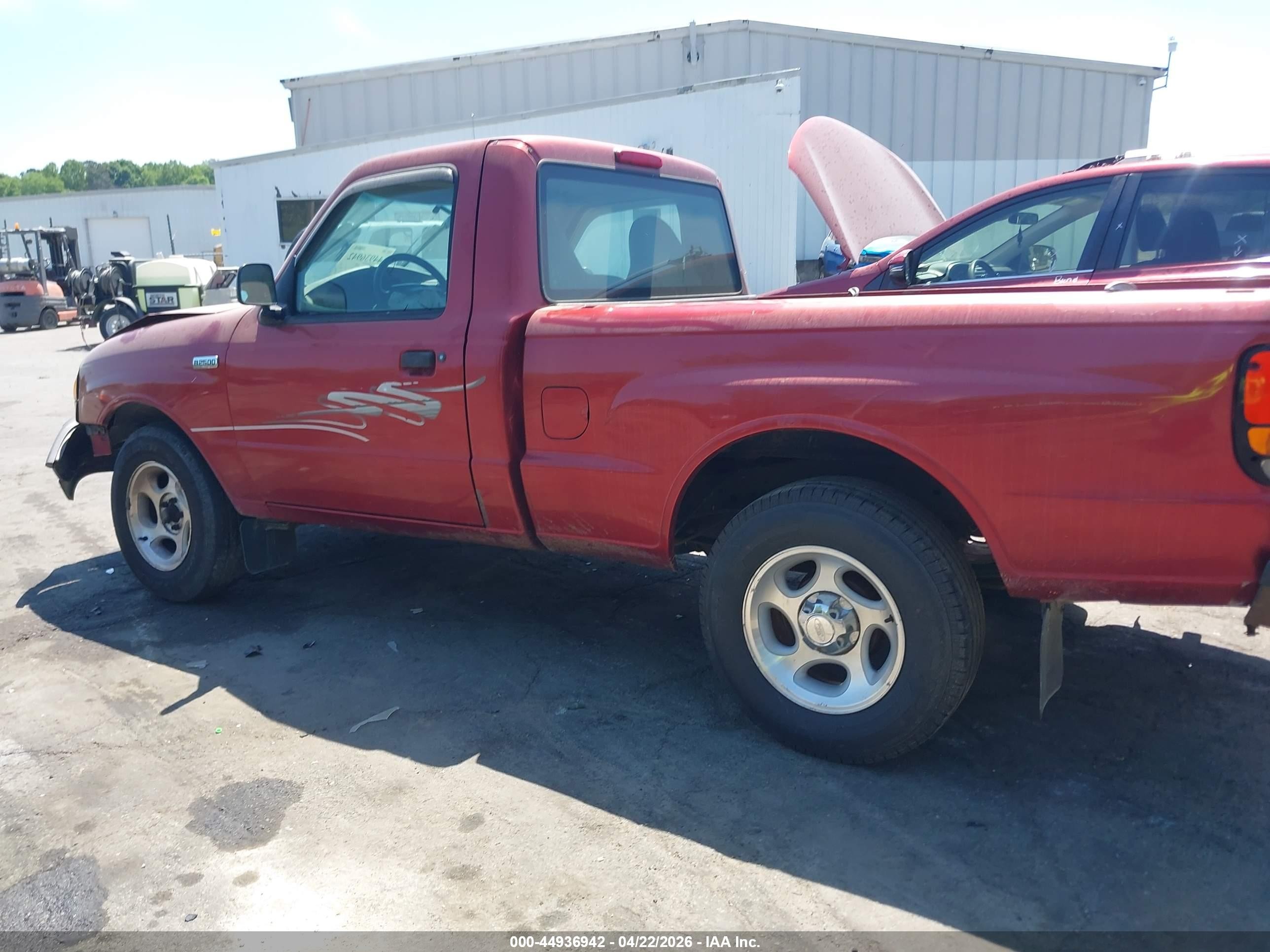 2000 Mazda B2500 Se/sx Red vin: 4F4YR12C7YTM04839