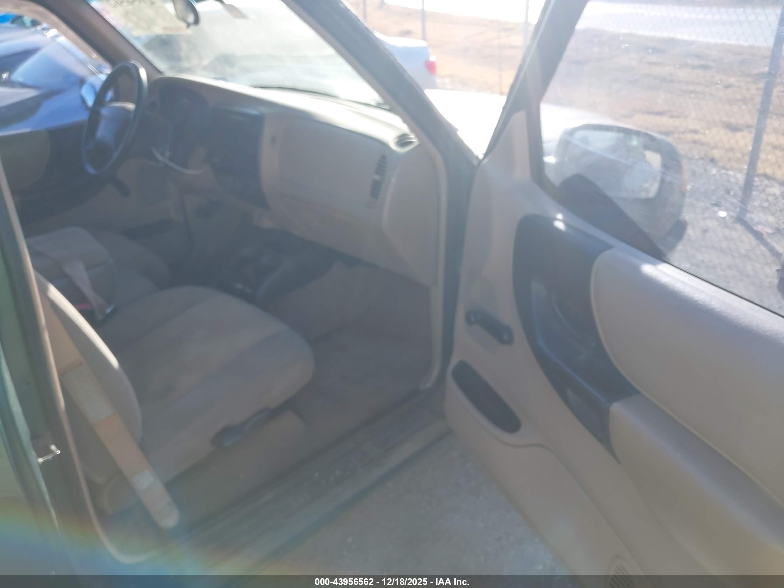 1999 Mazda B2500 Se/sx/tl Зеленый vin: 4F4YR12C8XTM01611
