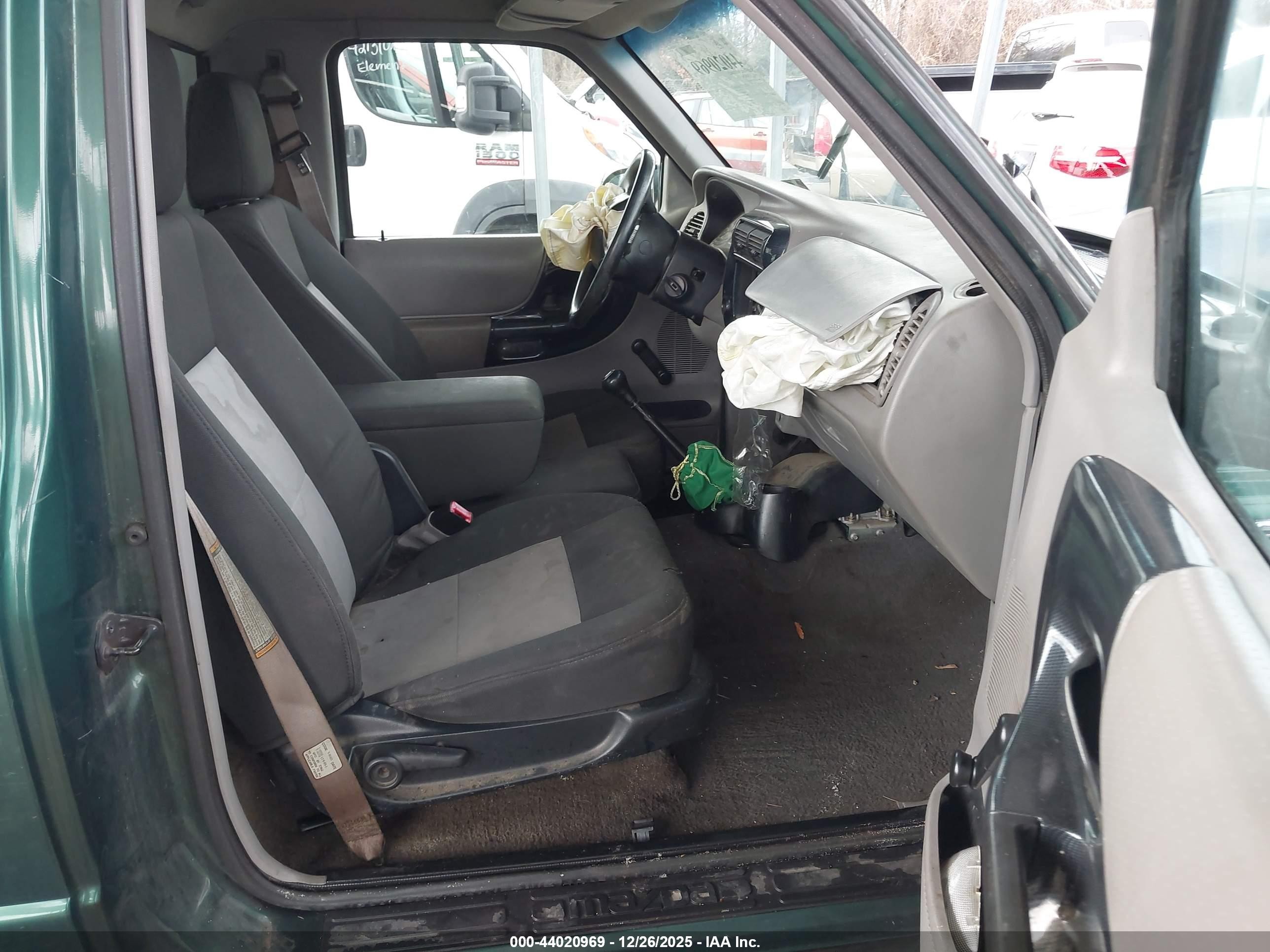 1999 Mazda B2500 Se/sx/tl Зеленый vin: 4F4YR12C8XTM31837