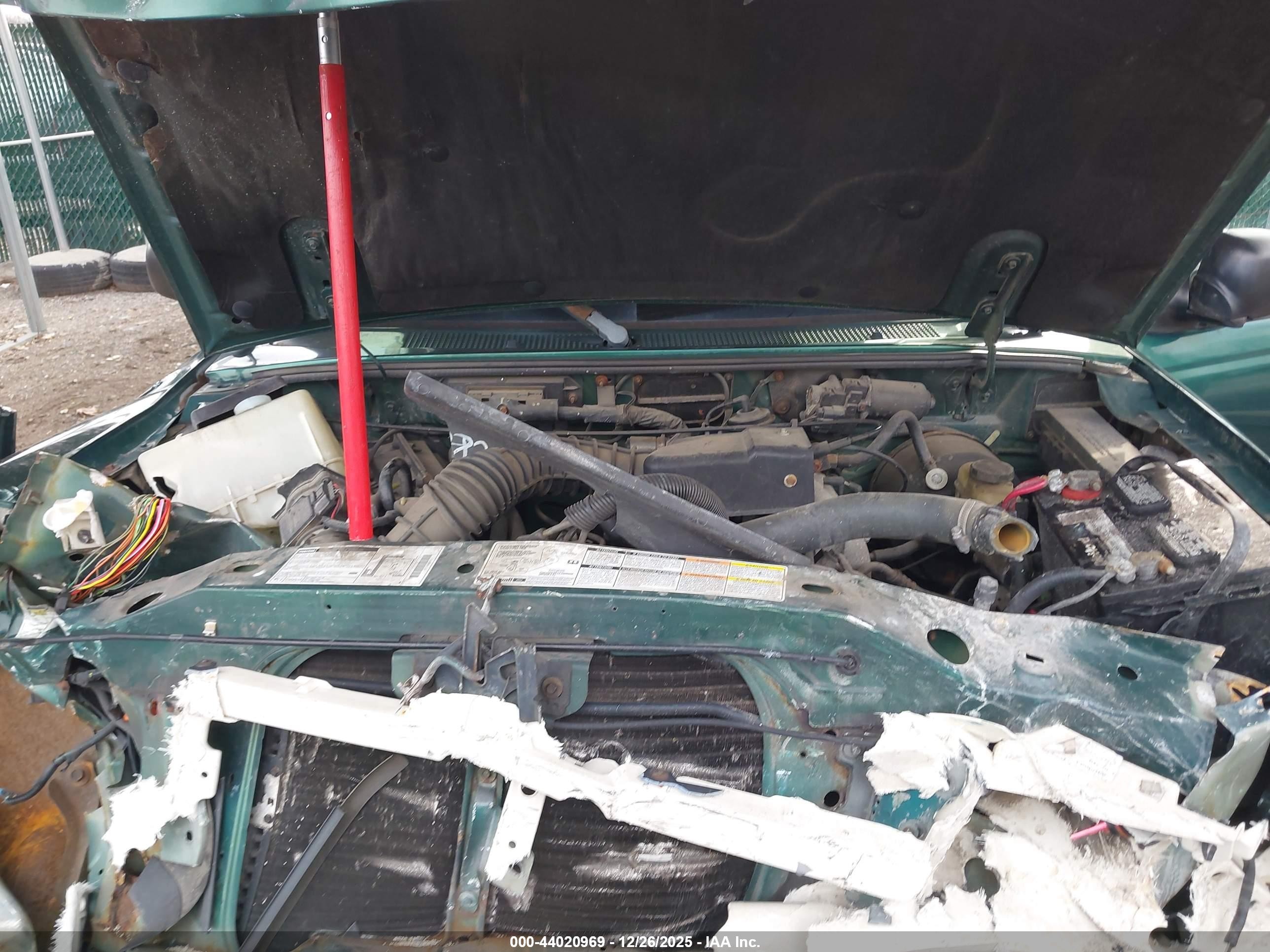 1999 Mazda B2500 Se/sx/tl Зеленый vin: 4F4YR12C8XTM31837