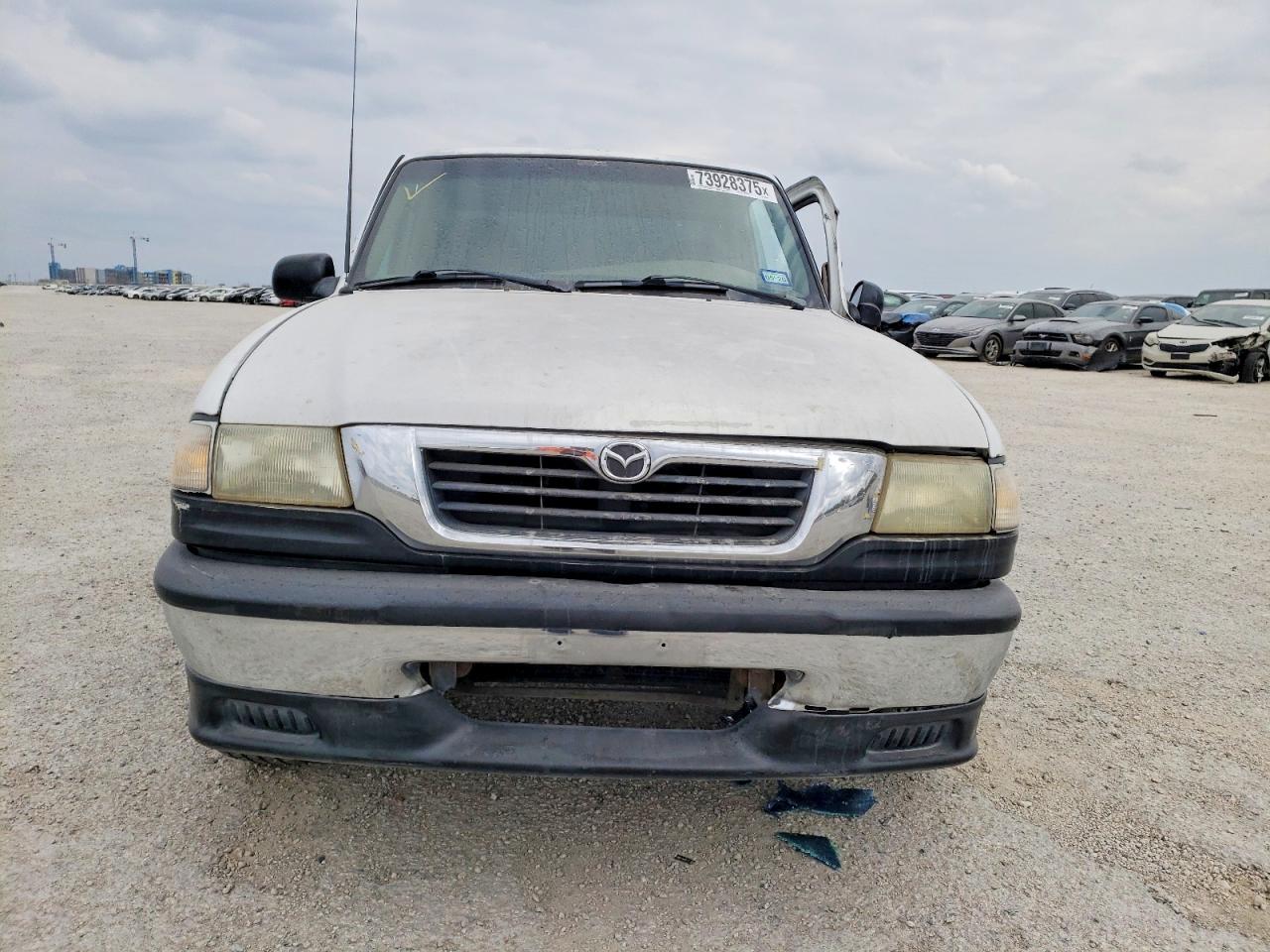 1999 Mazda B2500 Белый vin: 4F4YR12C9XTM23181