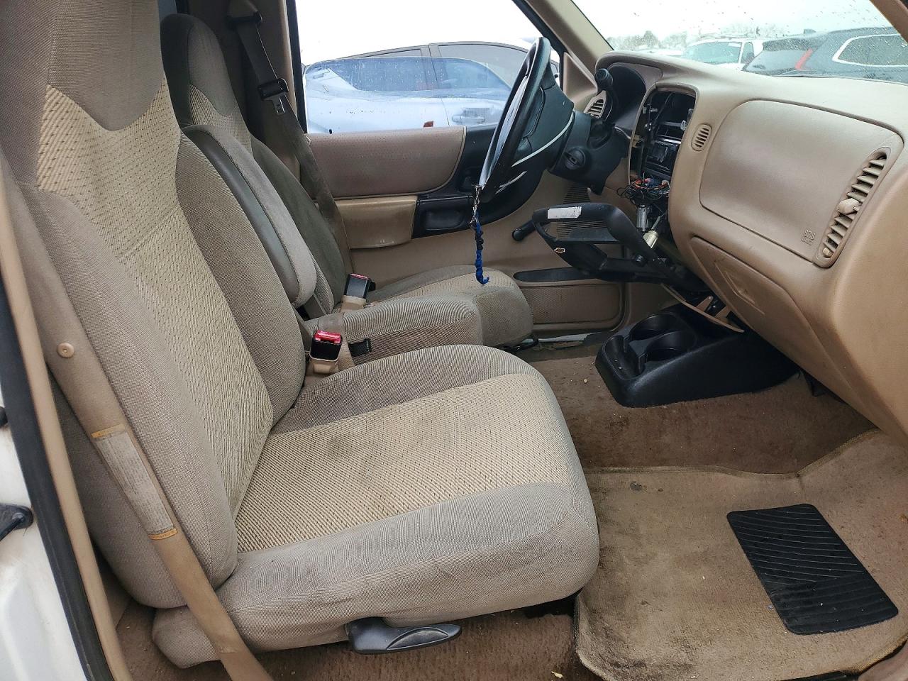 1999 Mazda B2500 Белый vin: 4F4YR12C9XTM23181