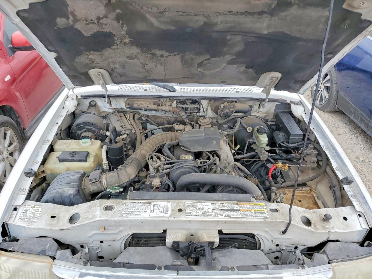 1999 Mazda B2500 Белый vin: 4F4YR12C9XTM23181