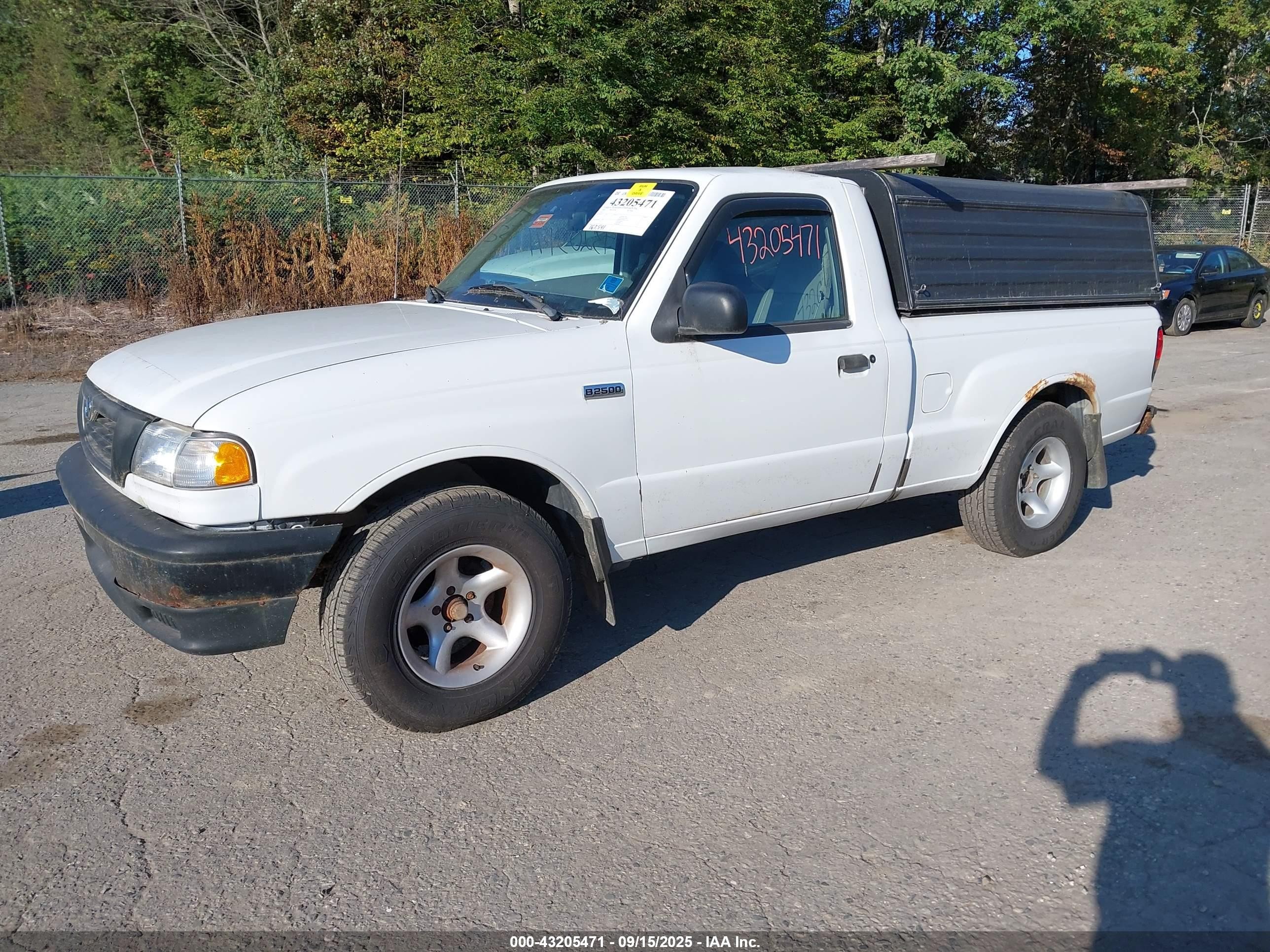 1999 Mazda B2500   White vin: 4F4YR12C9XTM30440