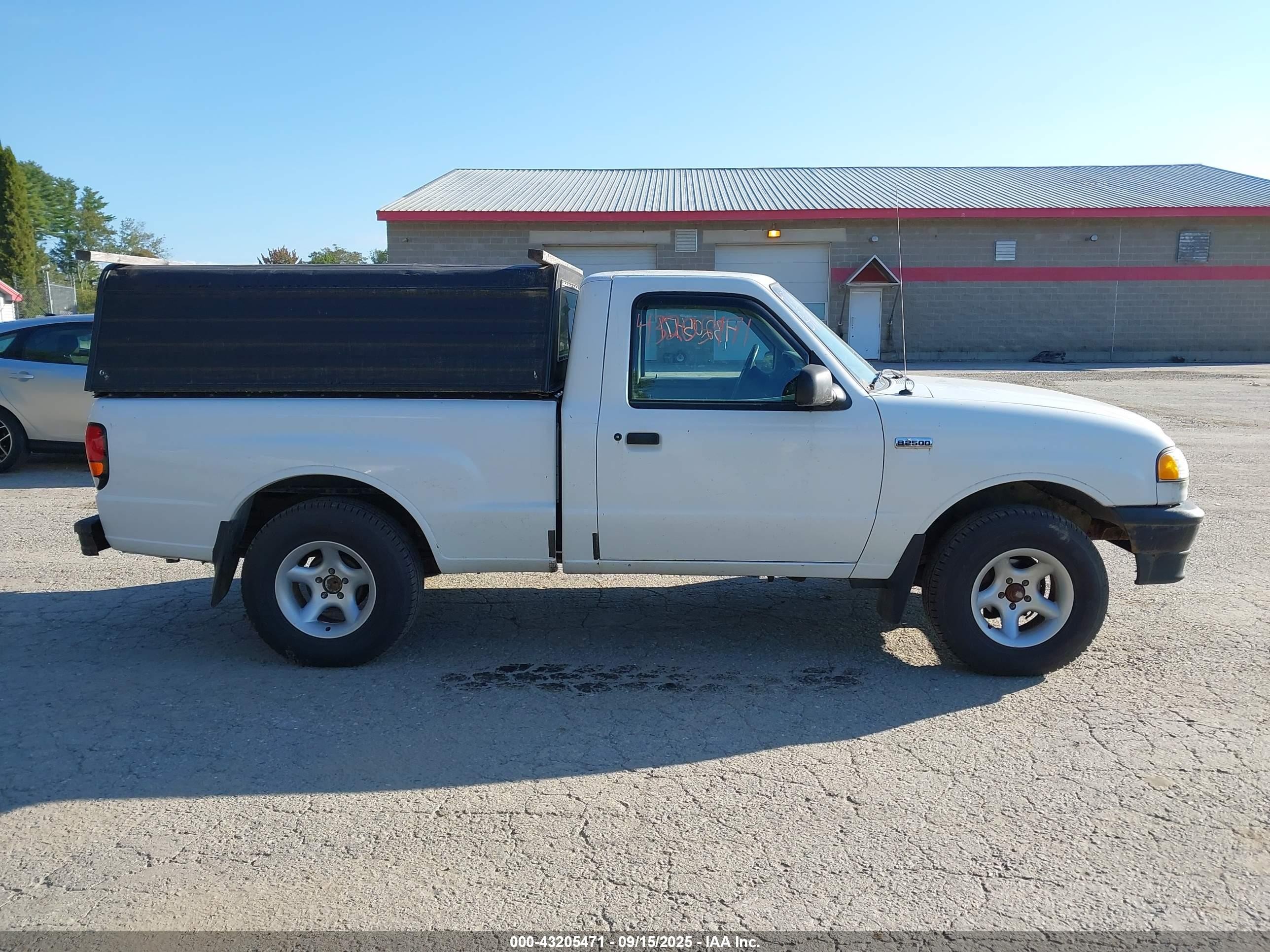 1999 Mazda B2500   White vin: 4F4YR12C9XTM30440